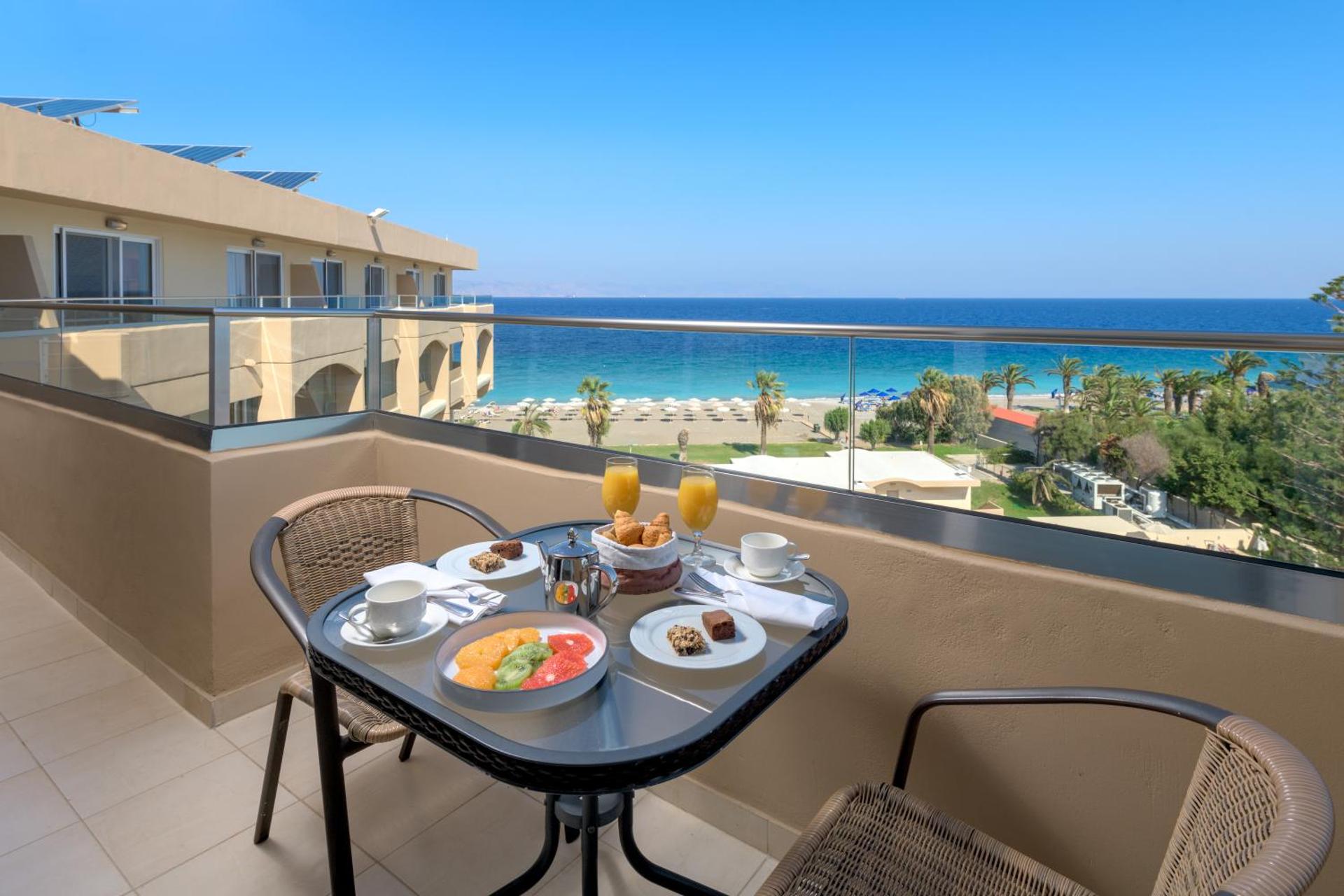 Deluxe Apartment (2-5 Adults) with Sea View - Photo 4