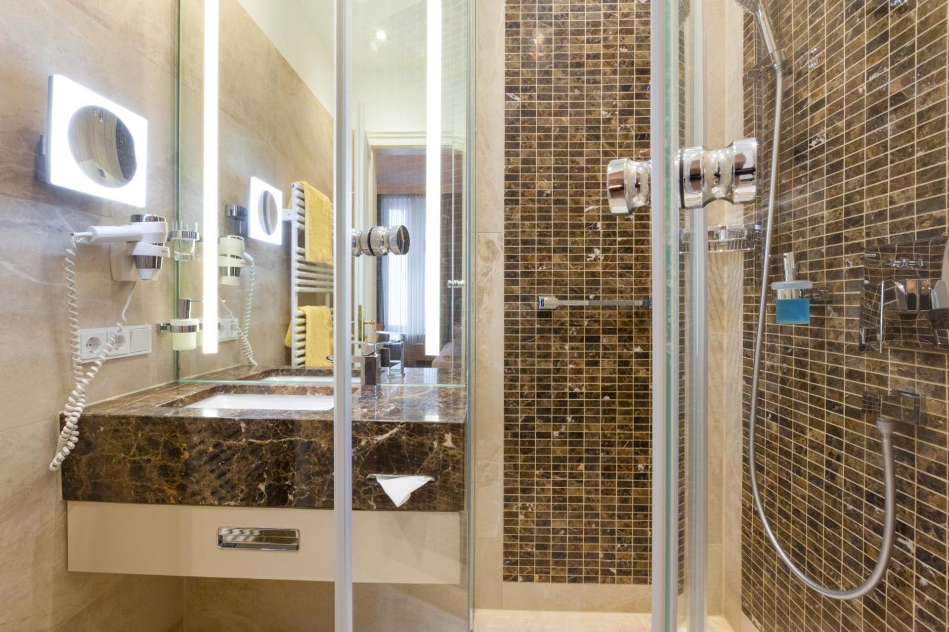 Hotel an der Oper - Photo 20