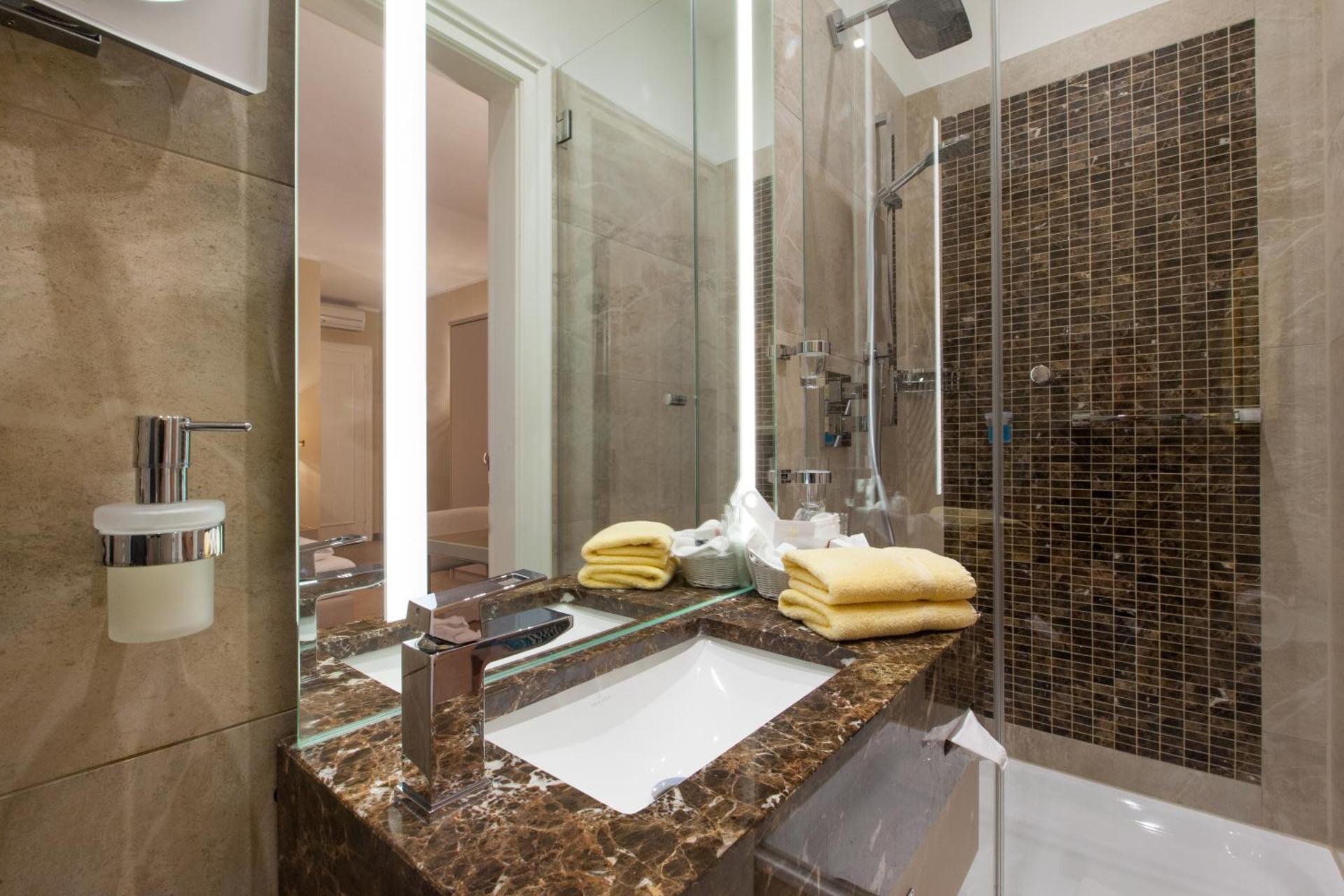 Hotel an der Oper - Photo 21