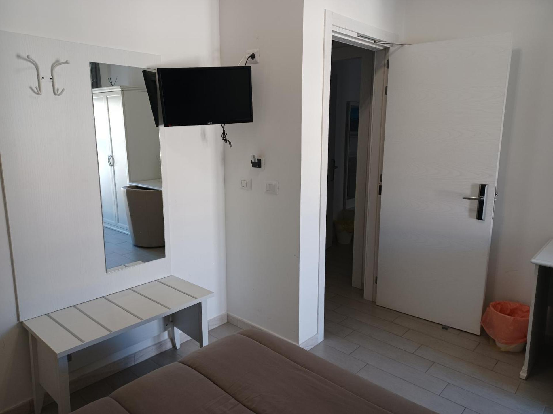 Hotel Costa - Photo 5