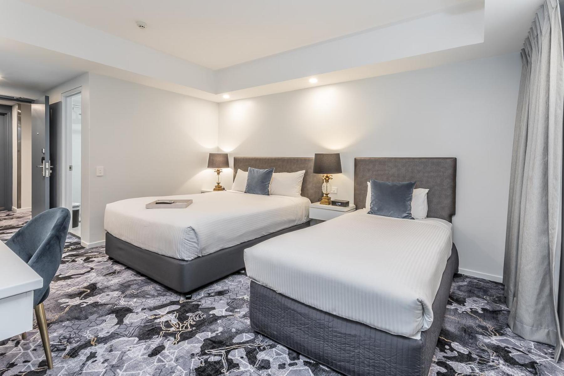 Hotel Kingsley - Photo 2