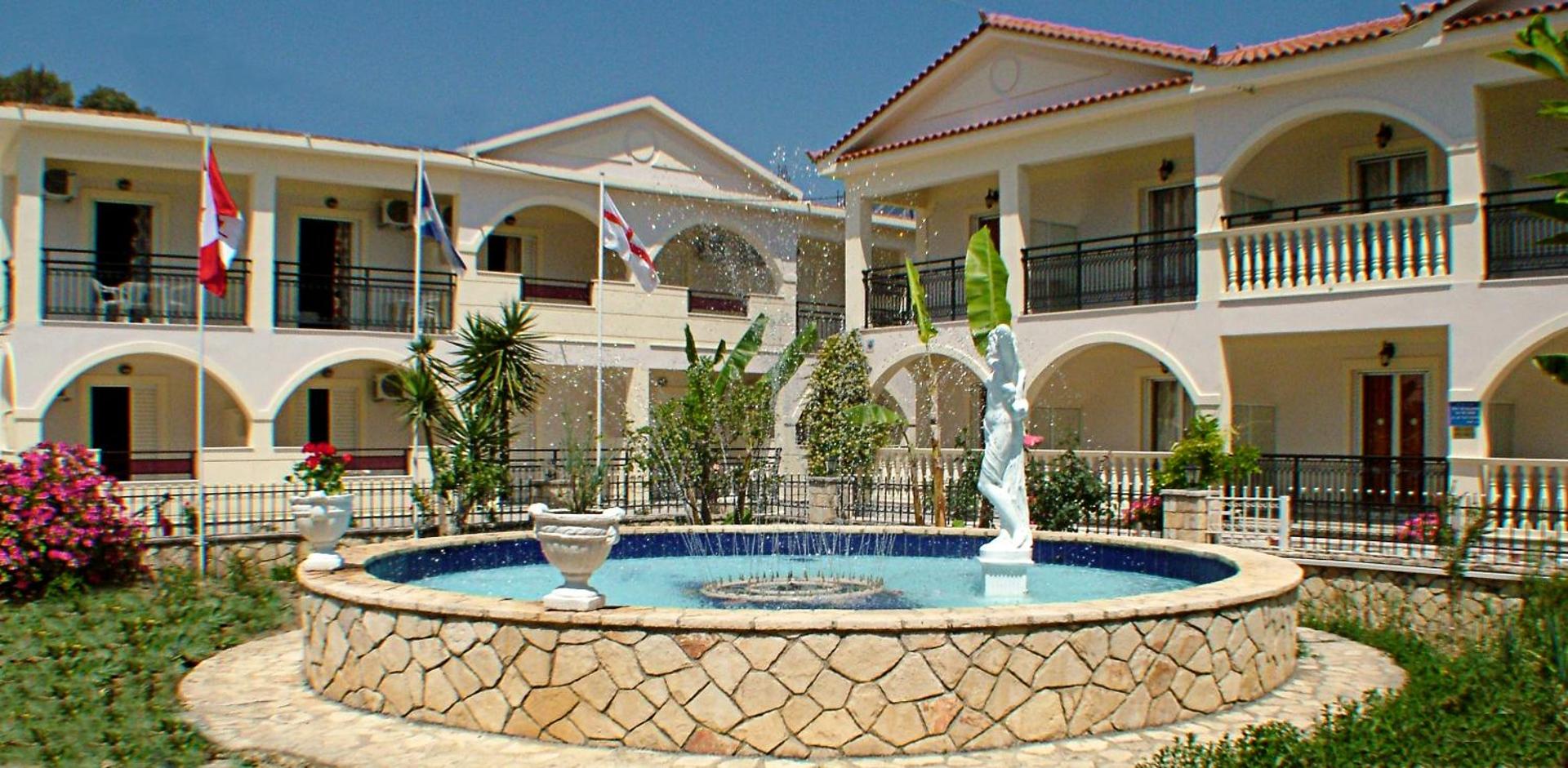 Canadian Hotel - Photo 25