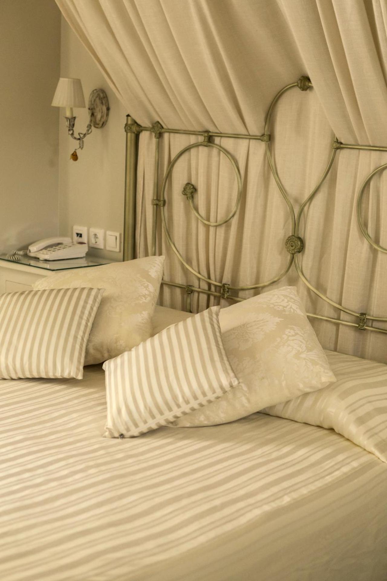 Angelica Traditional Boutique Hotel - Photo 42