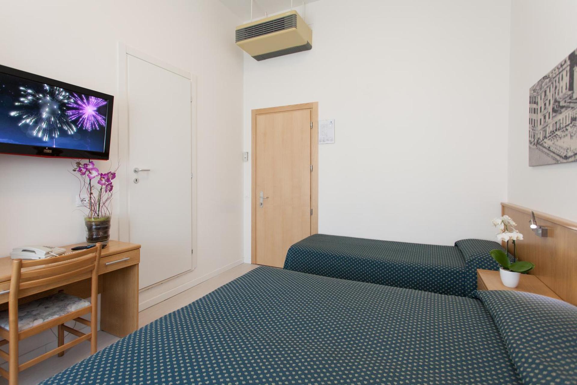 Hotel Marina - Photo 60