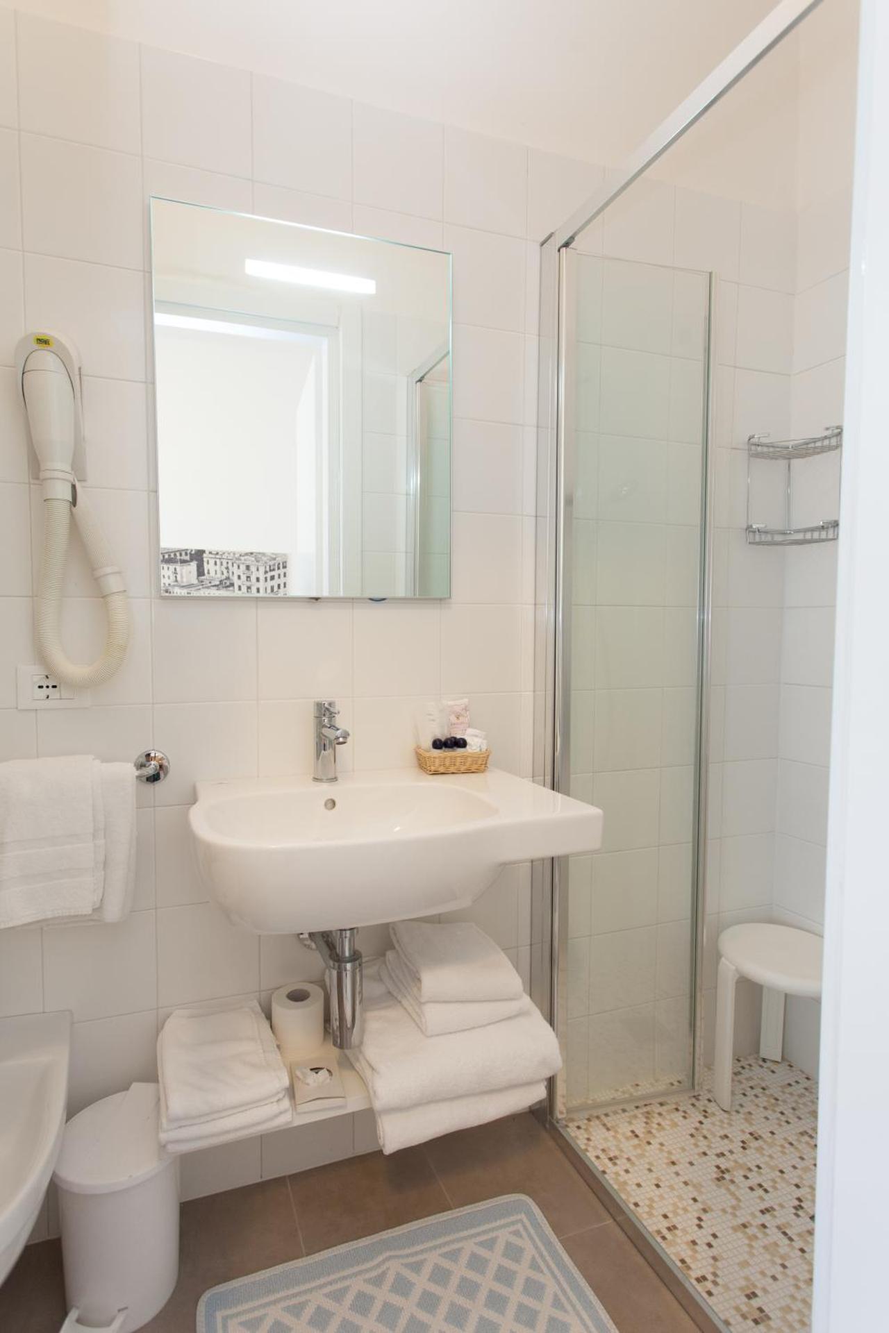 Hotel Marina - Photo 61