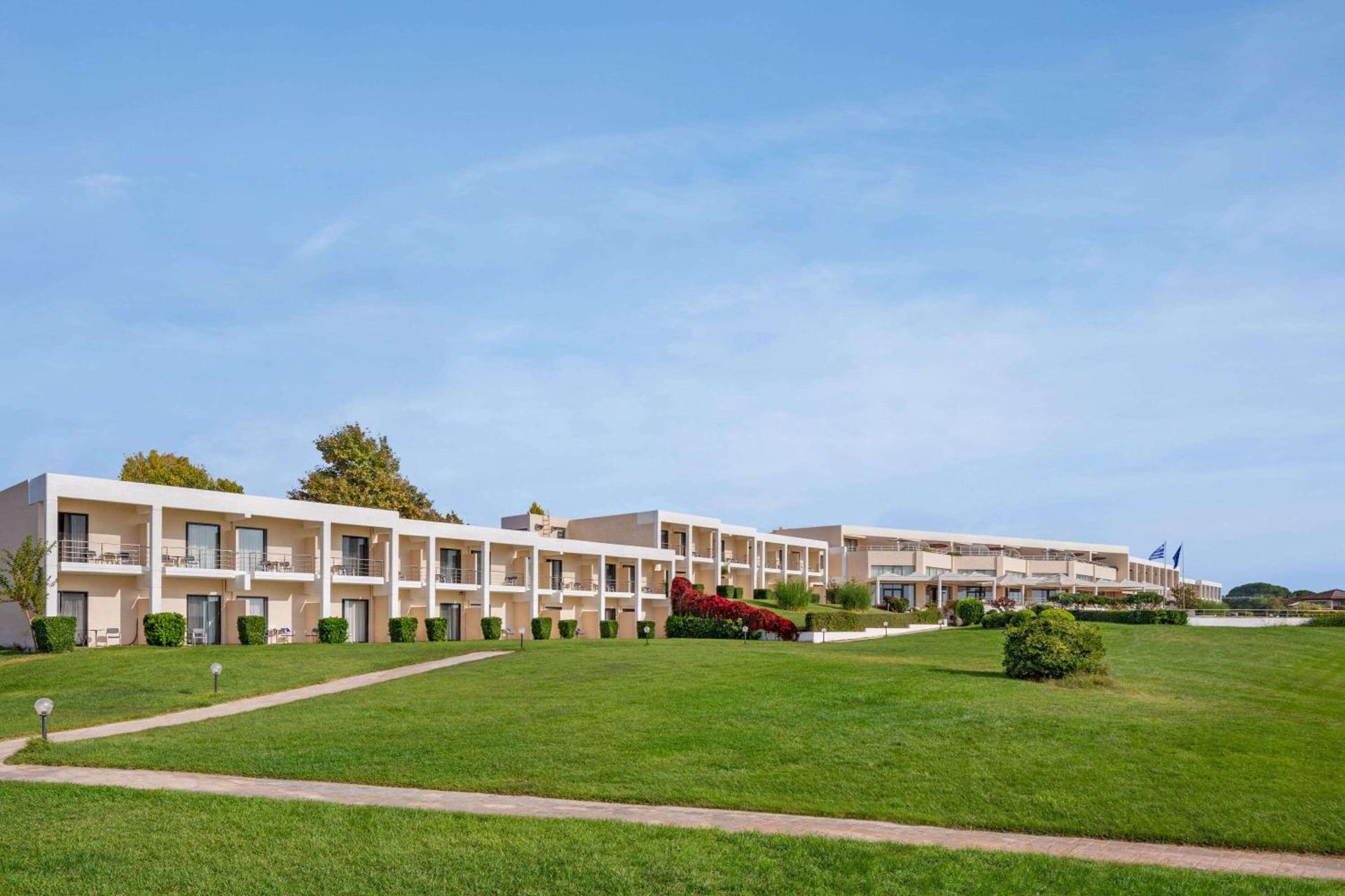 Ramada Plaza by Wyndham Thraki - Photo 90