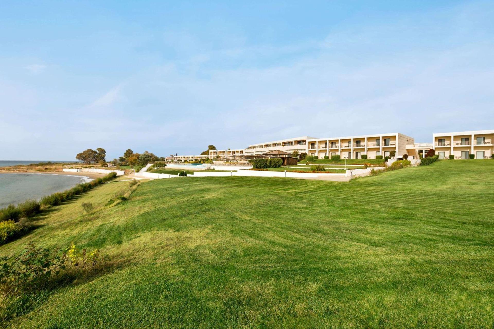 Ramada Plaza by Wyndham Thraki - Photo 89