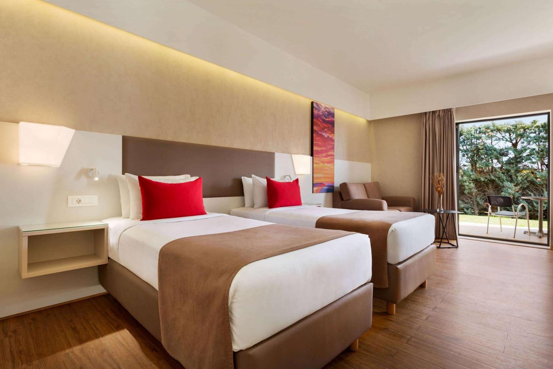 Ramada Plaza by Wyndham Thraki - Photo 102