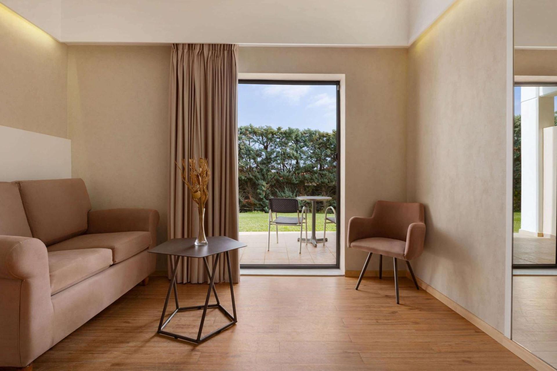 Ramada Plaza by Wyndham Thraki - Photo 103