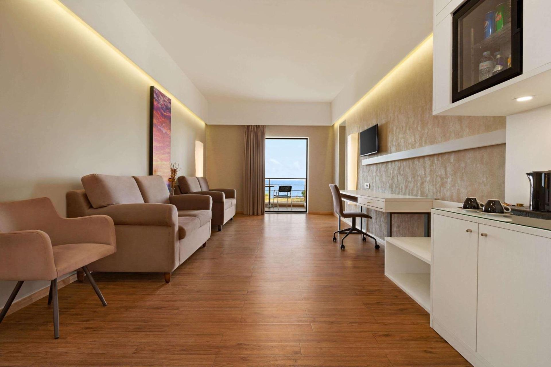 Ramada Plaza by Wyndham Thraki - Photo 113