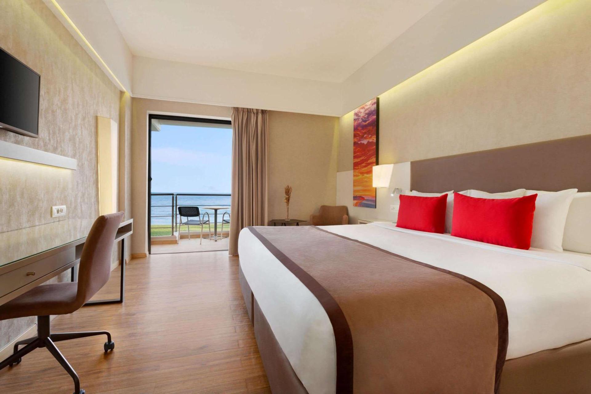 Ramada Plaza by Wyndham Thraki - Photo 86