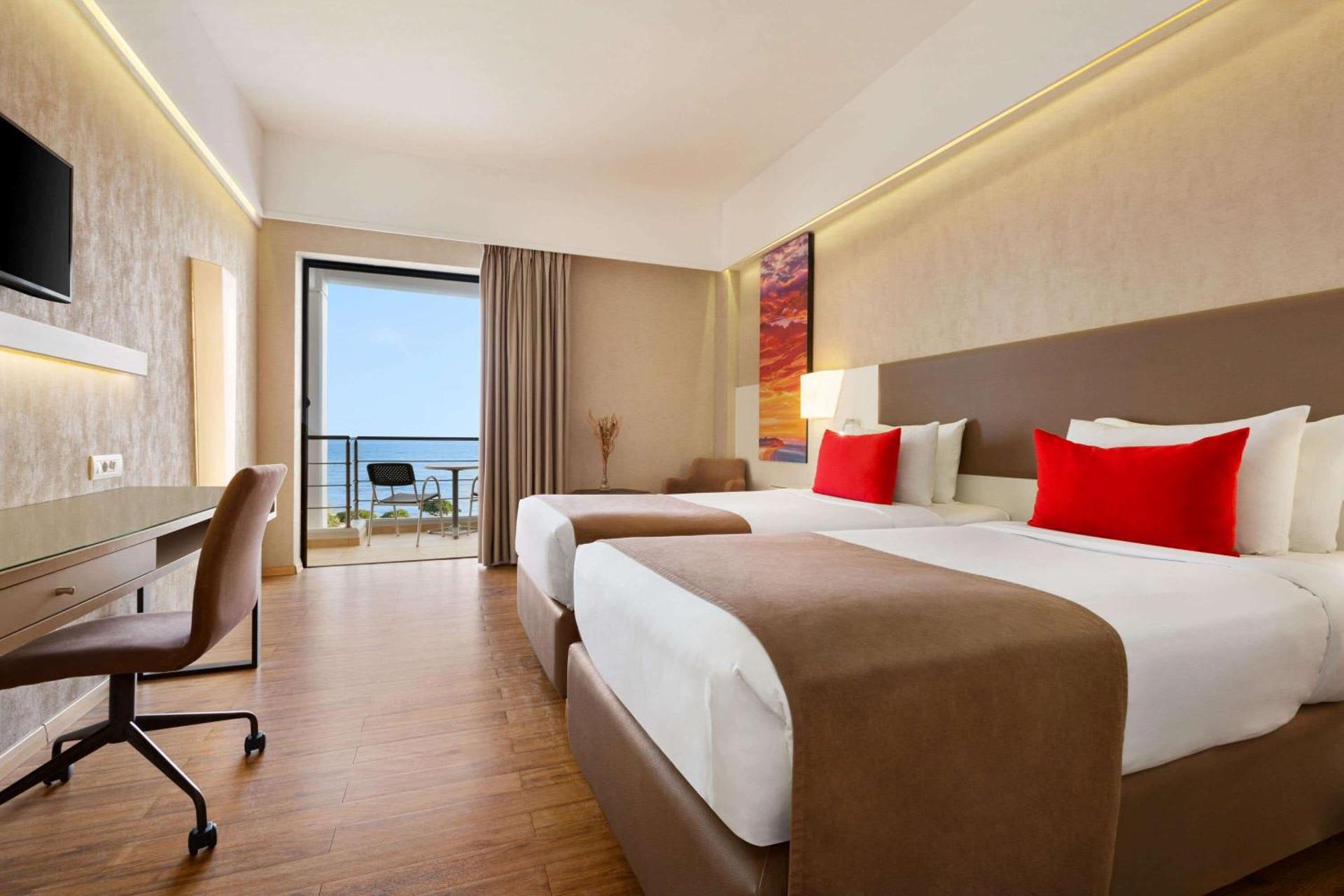 Ramada Plaza by Wyndham Thraki - Photo 120