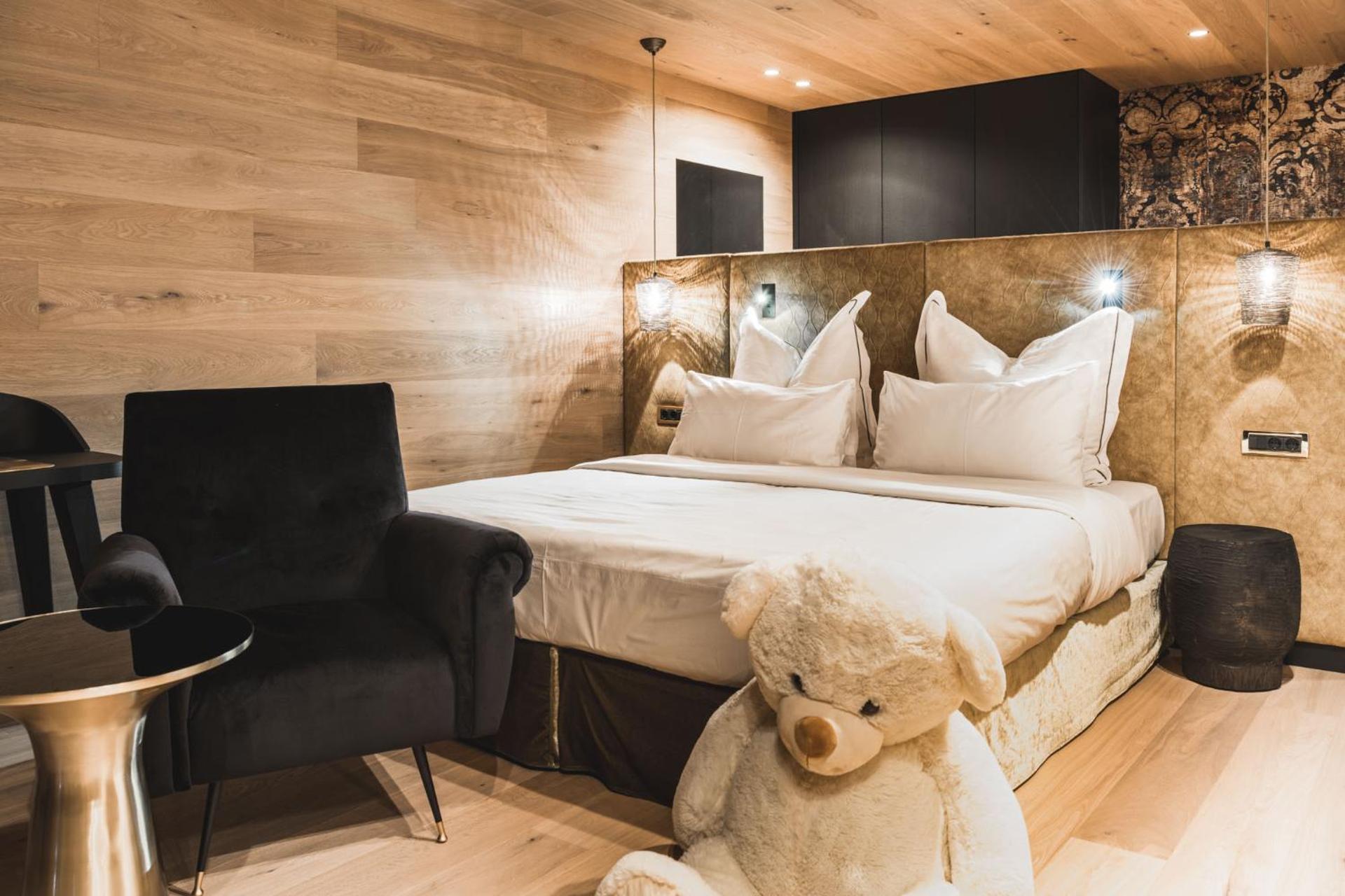 Junior Suite with Mountain View - Photo 4