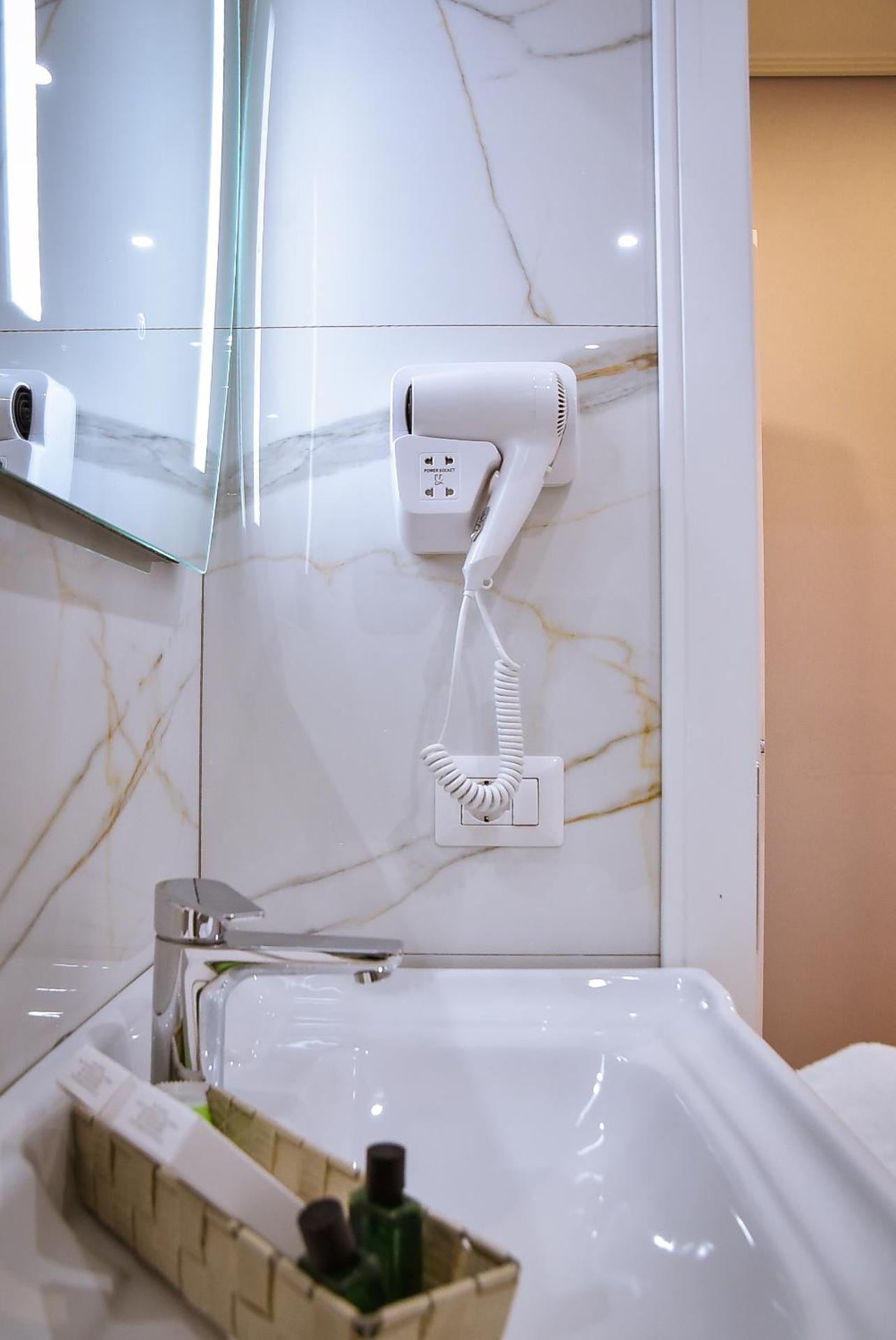 Hotel Jurgen - Photo 94