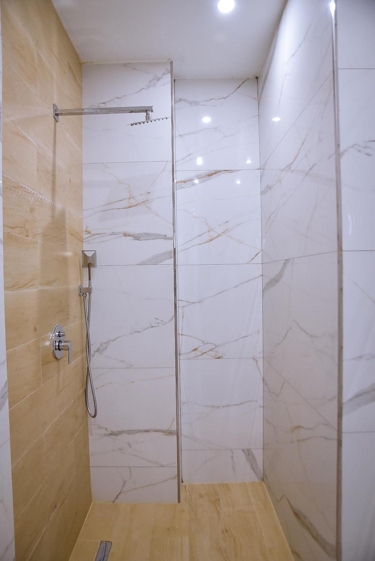 Hotel Jurgen - Photo 99