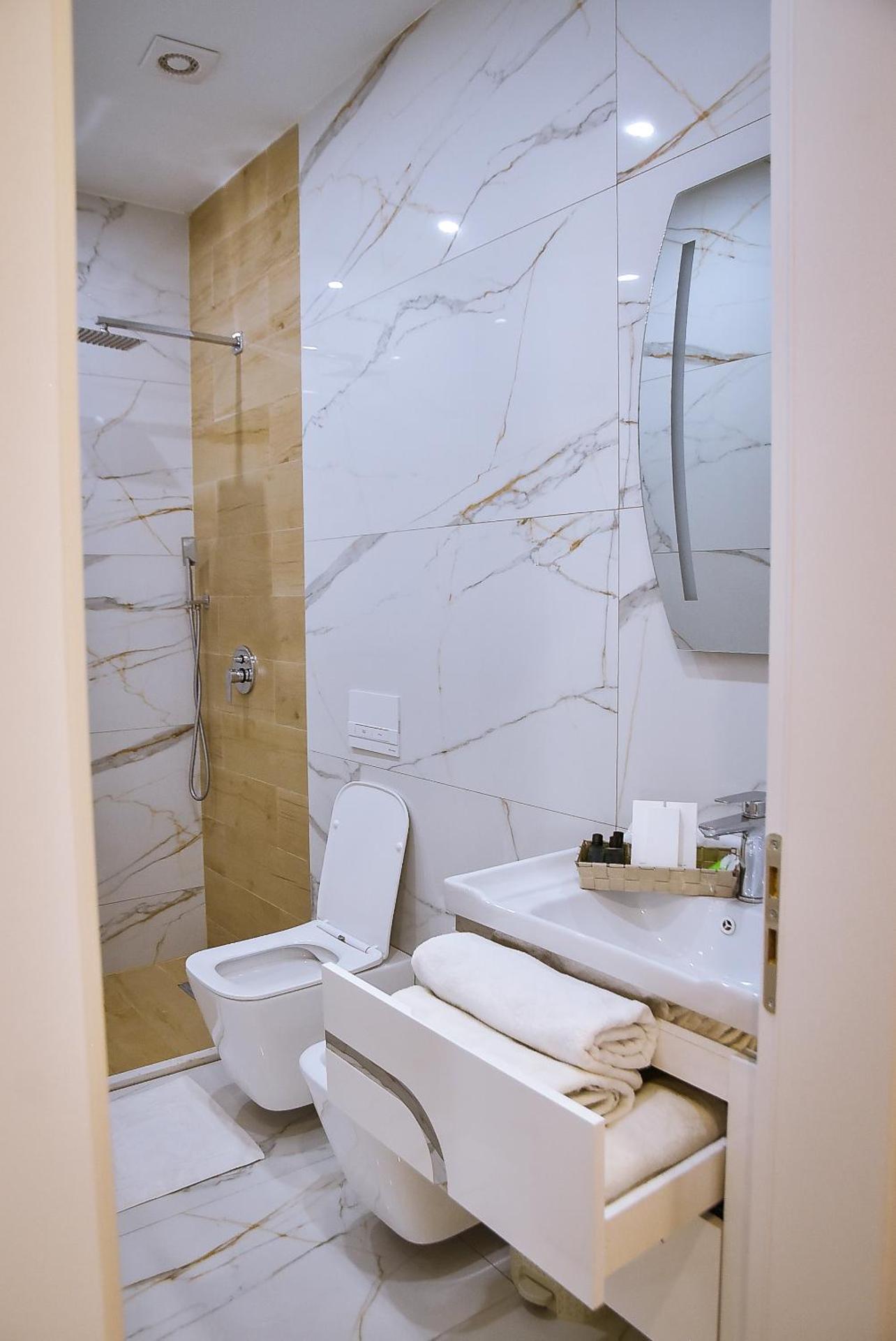 Hotel Jurgen - Photo 100