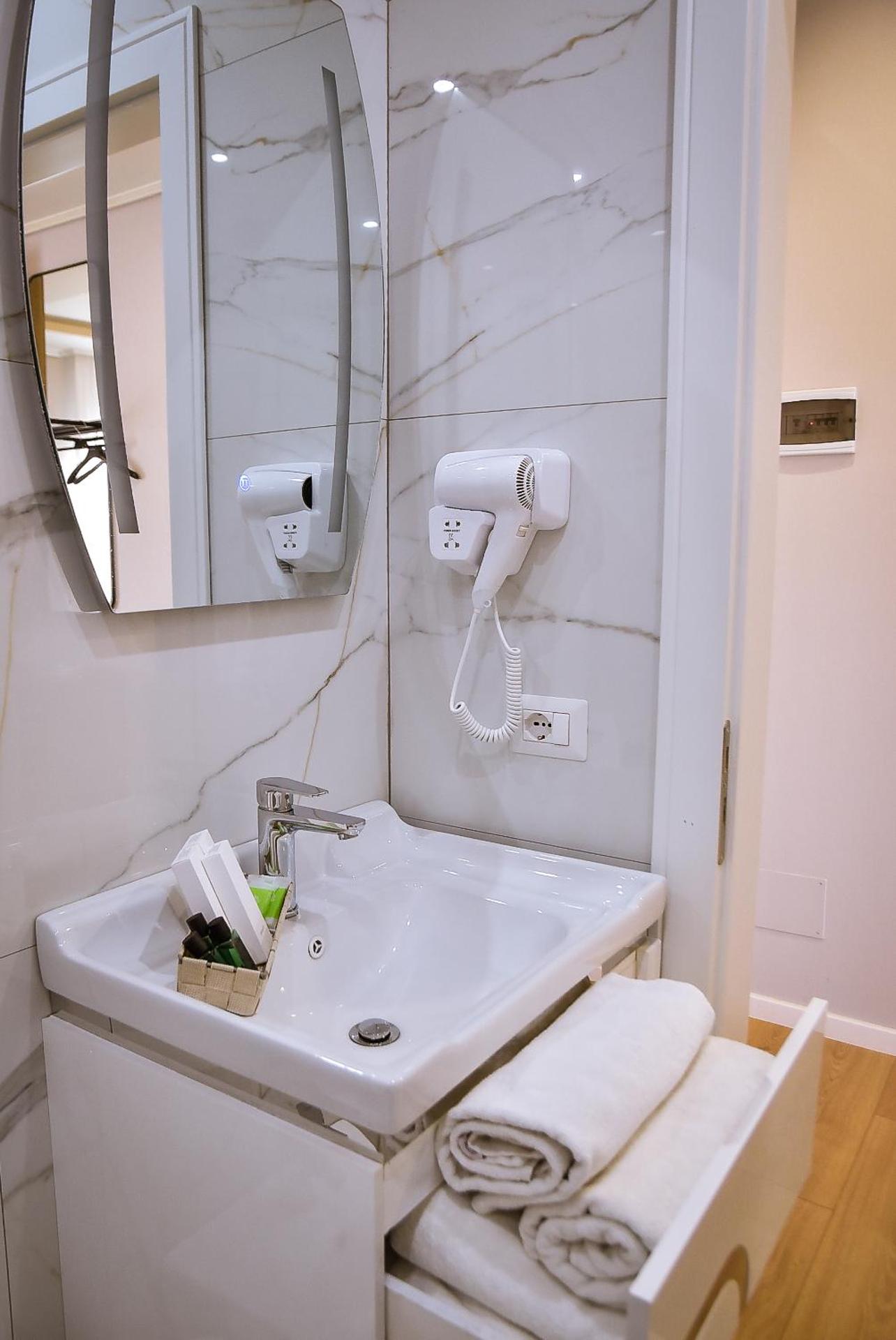 Hotel Jurgen - Photo 53