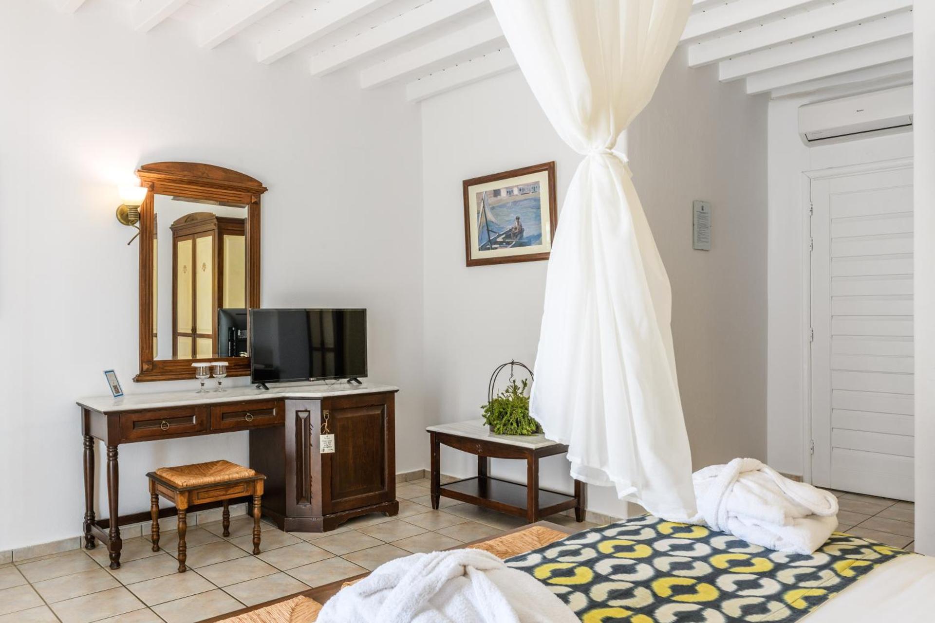 Pelican Bay Hotel - Photo 103