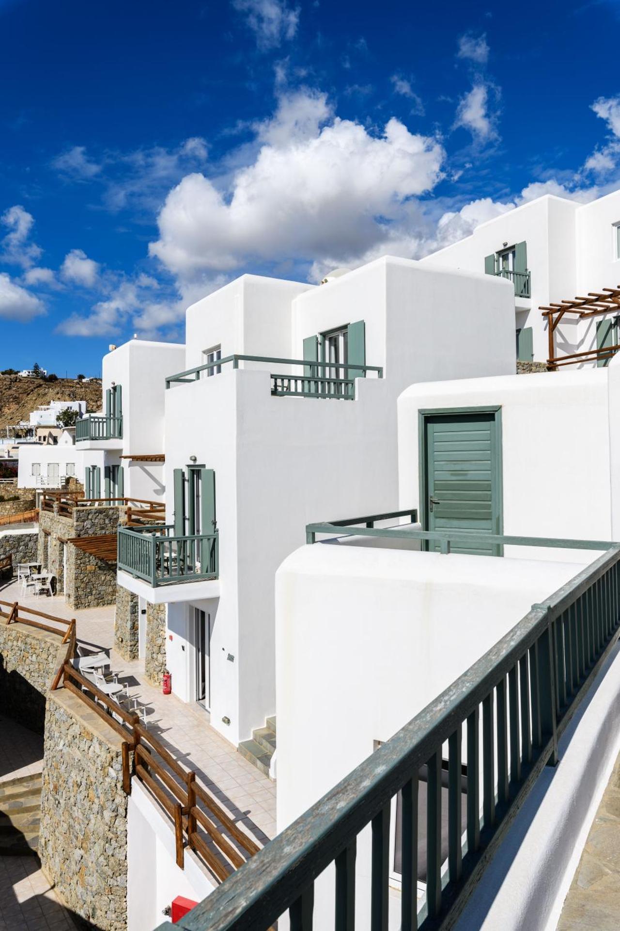 Pelican Bay Hotel - Photo 108