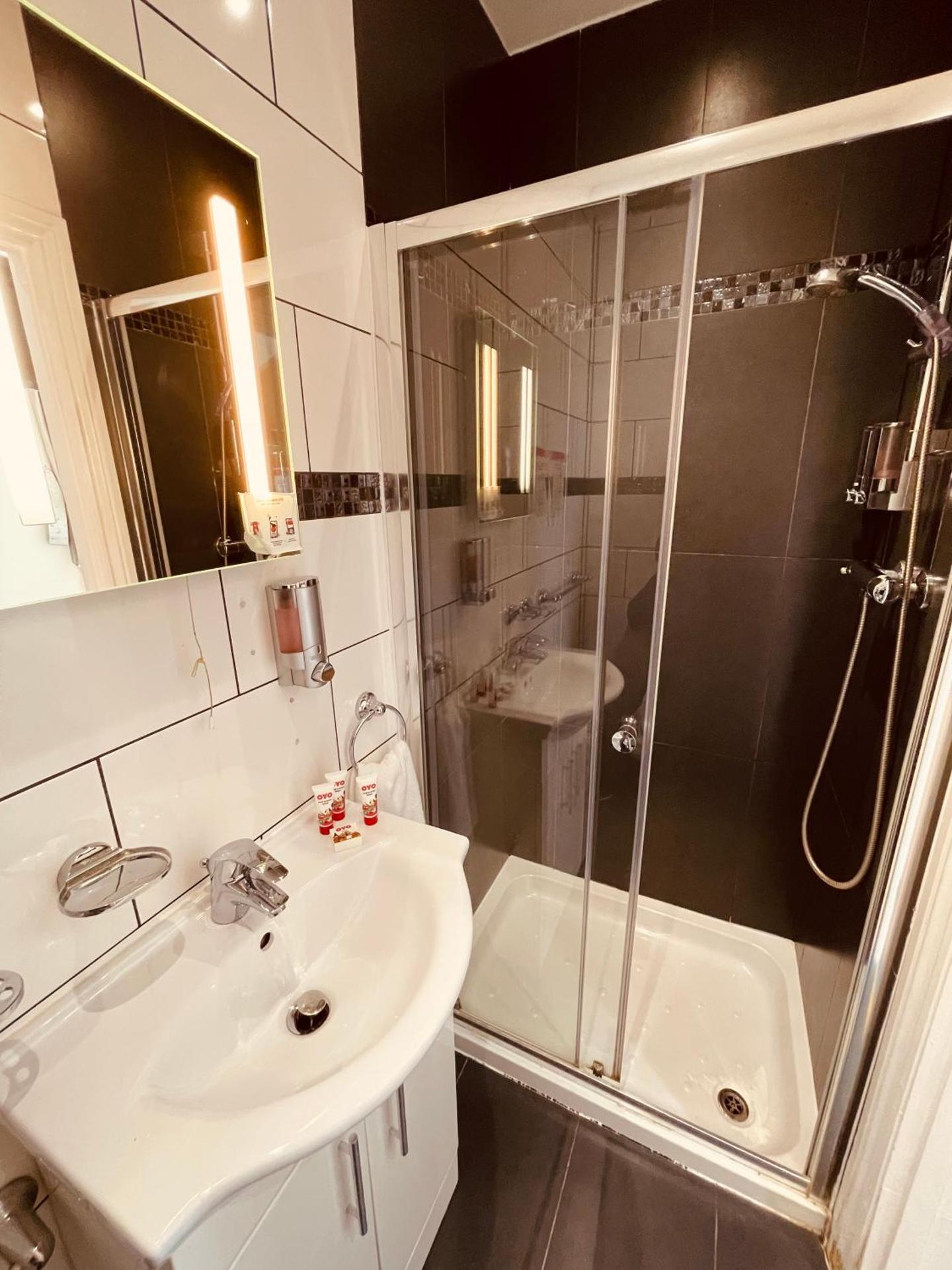 Anchor Guest House - Photo 33