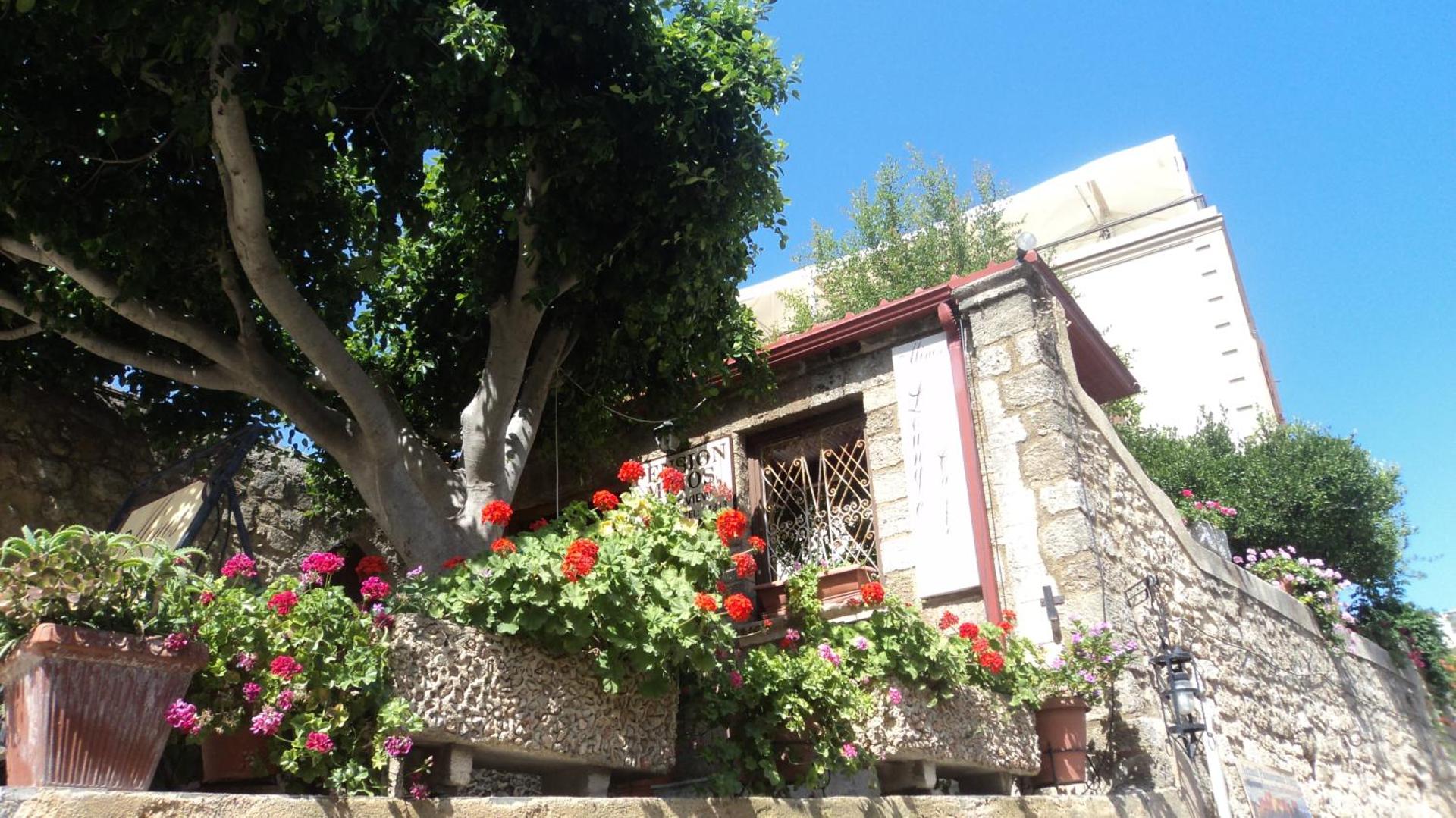 Minos Pension - Photo 53