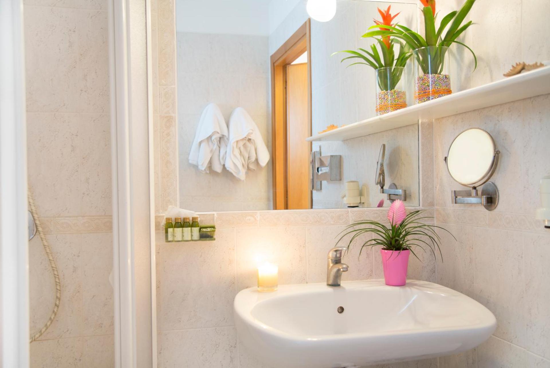 Garden Hotel Ripa - Photo 9