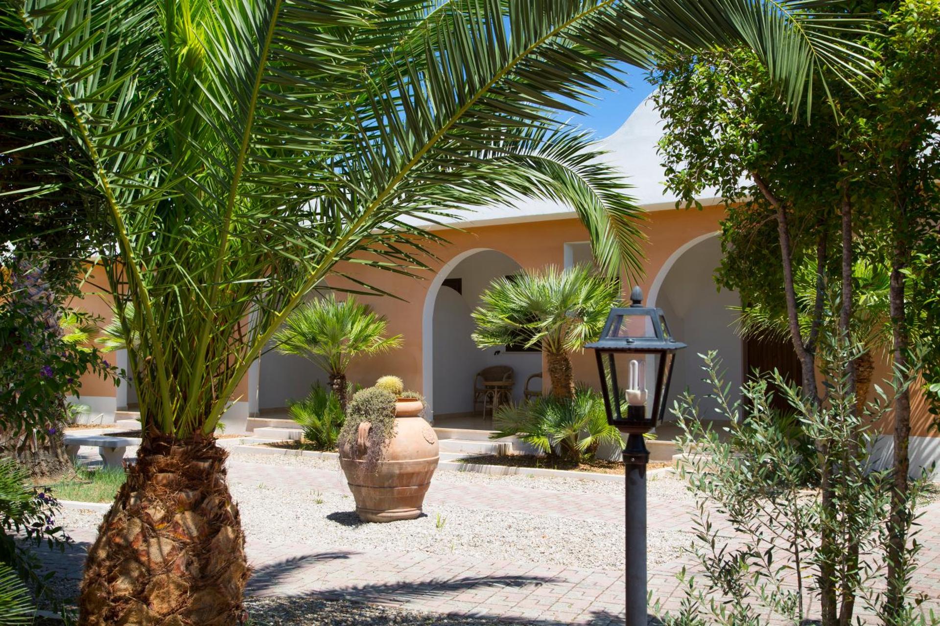 Garden Hotel Ripa - Photo 2