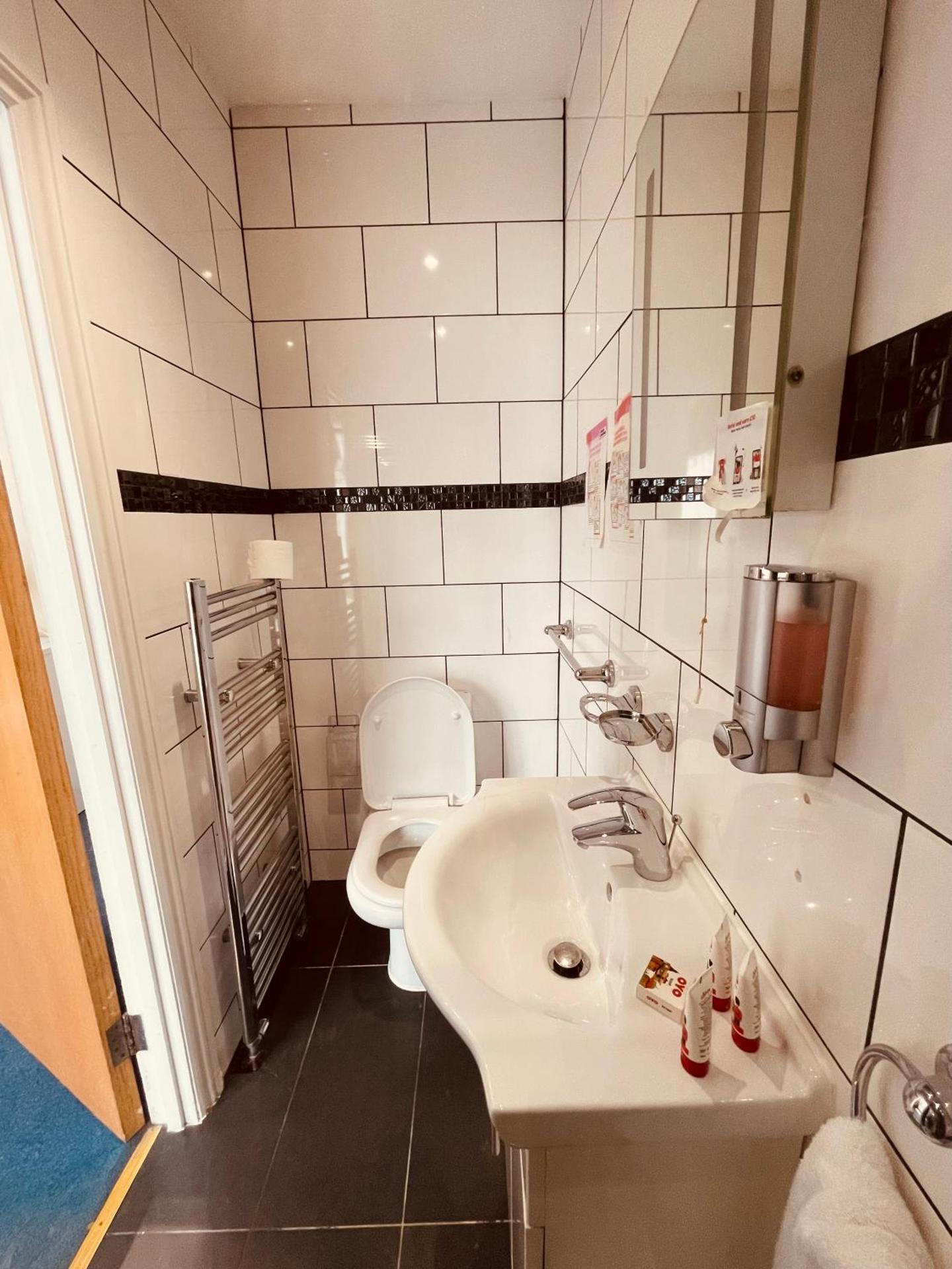 Anchor Guest House - Photo 51