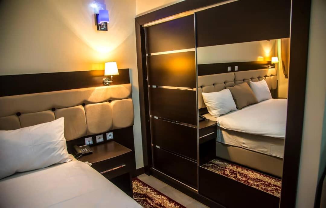 Hotel Univers 3 Aeroport Luxe - Photo 2