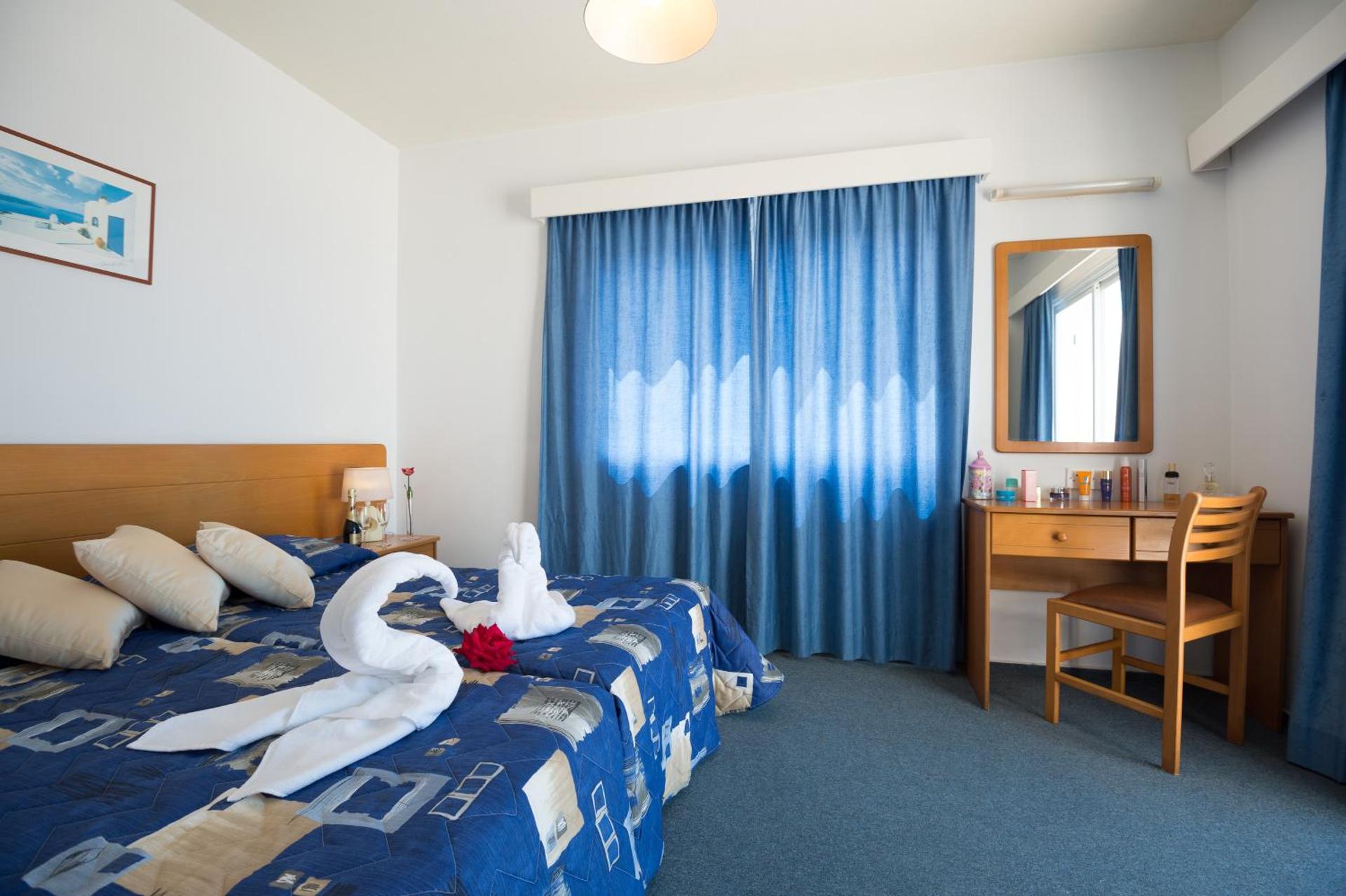 One-Bedroom Apartment with Sea View