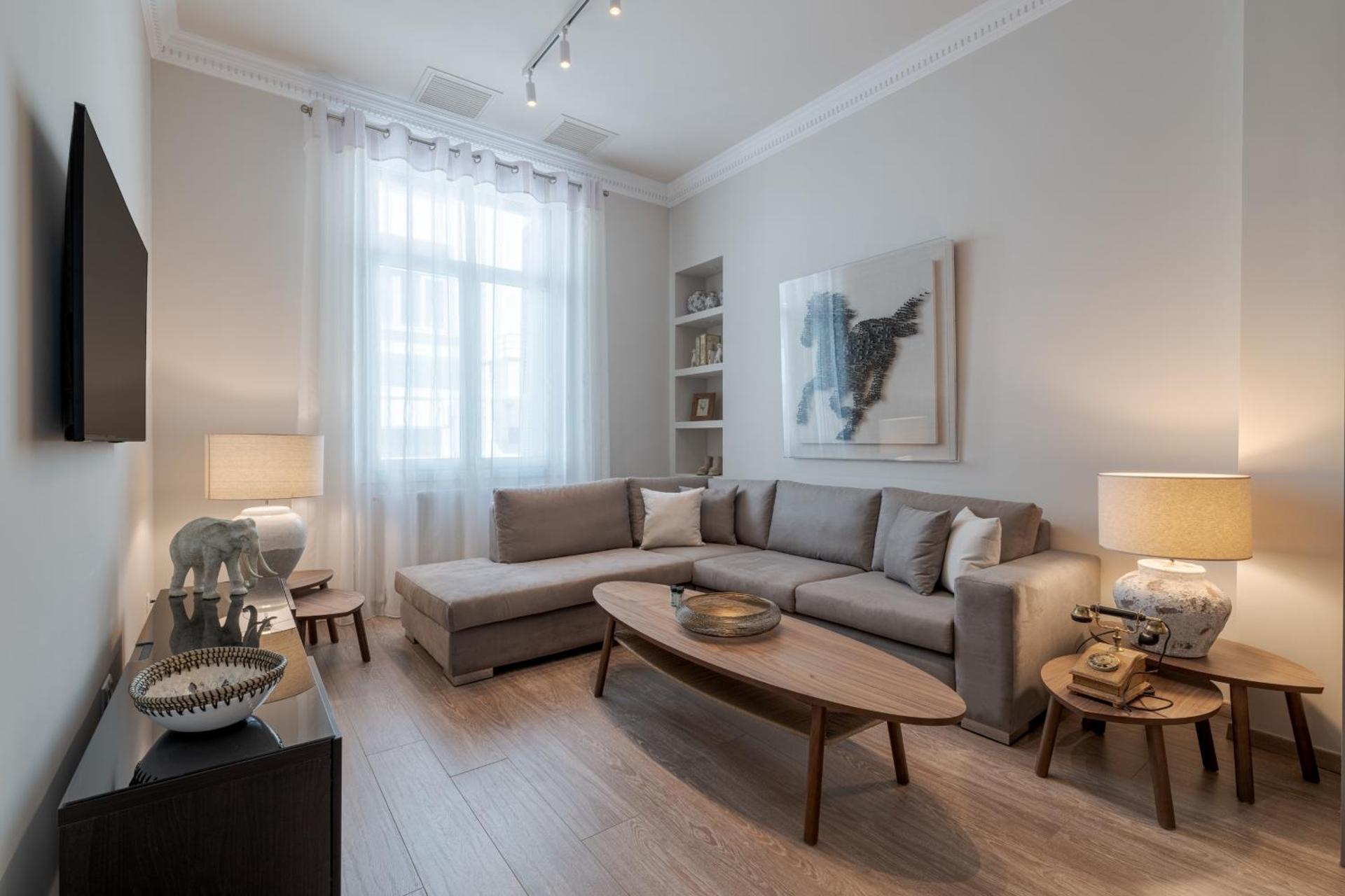 Historic Plaka's Deluxe Apartment