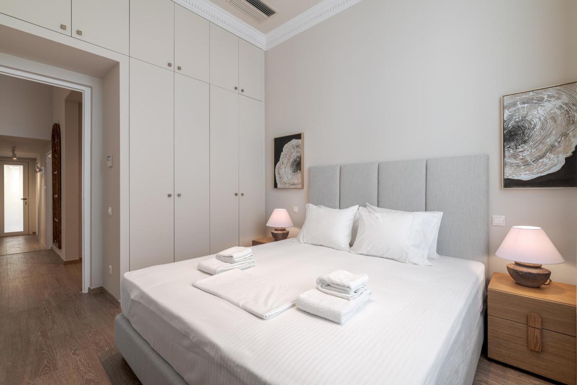 Historic Plaka's Deluxe Apartment - Photo 45