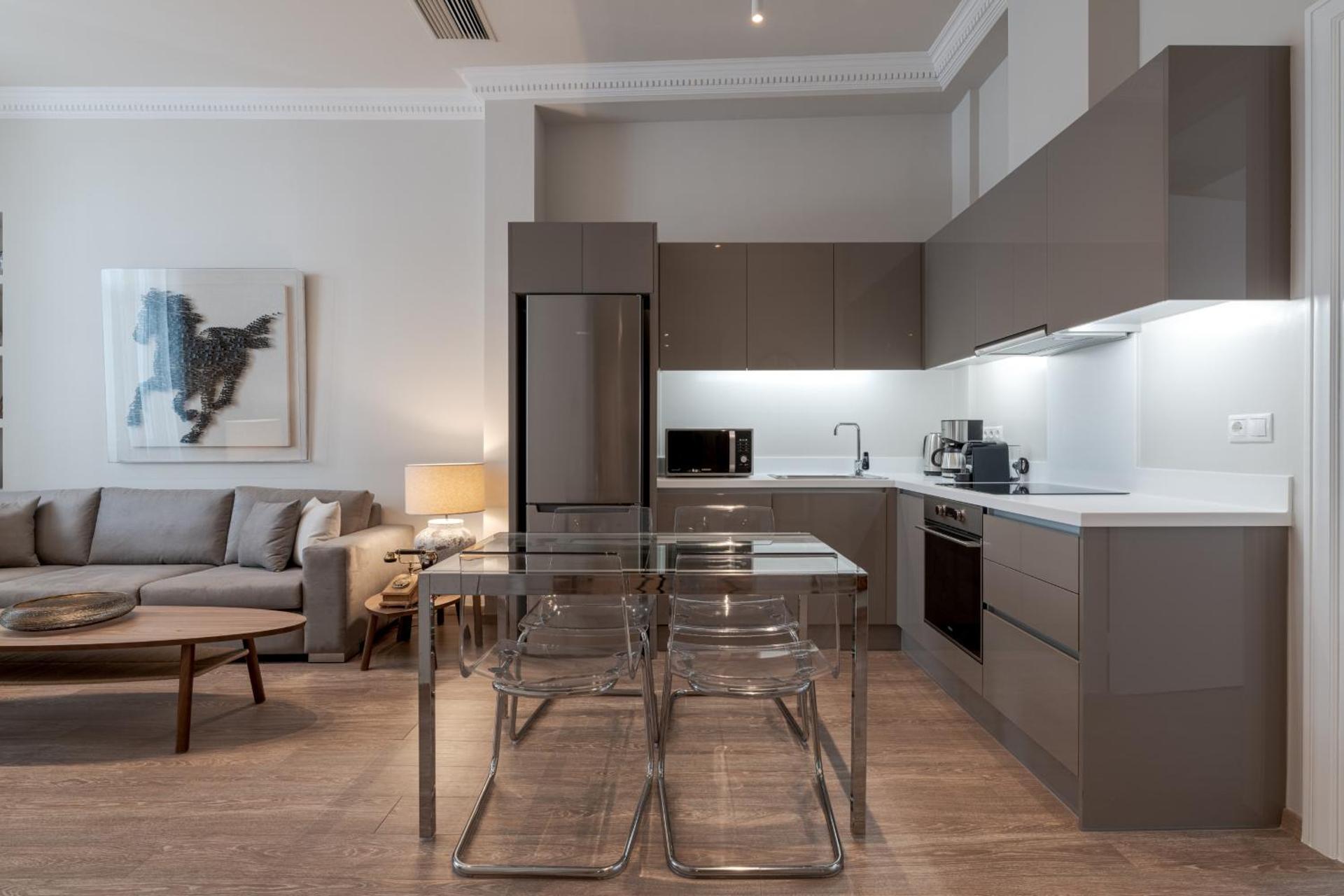 Historic Plaka's Deluxe Apartment - Photo 54