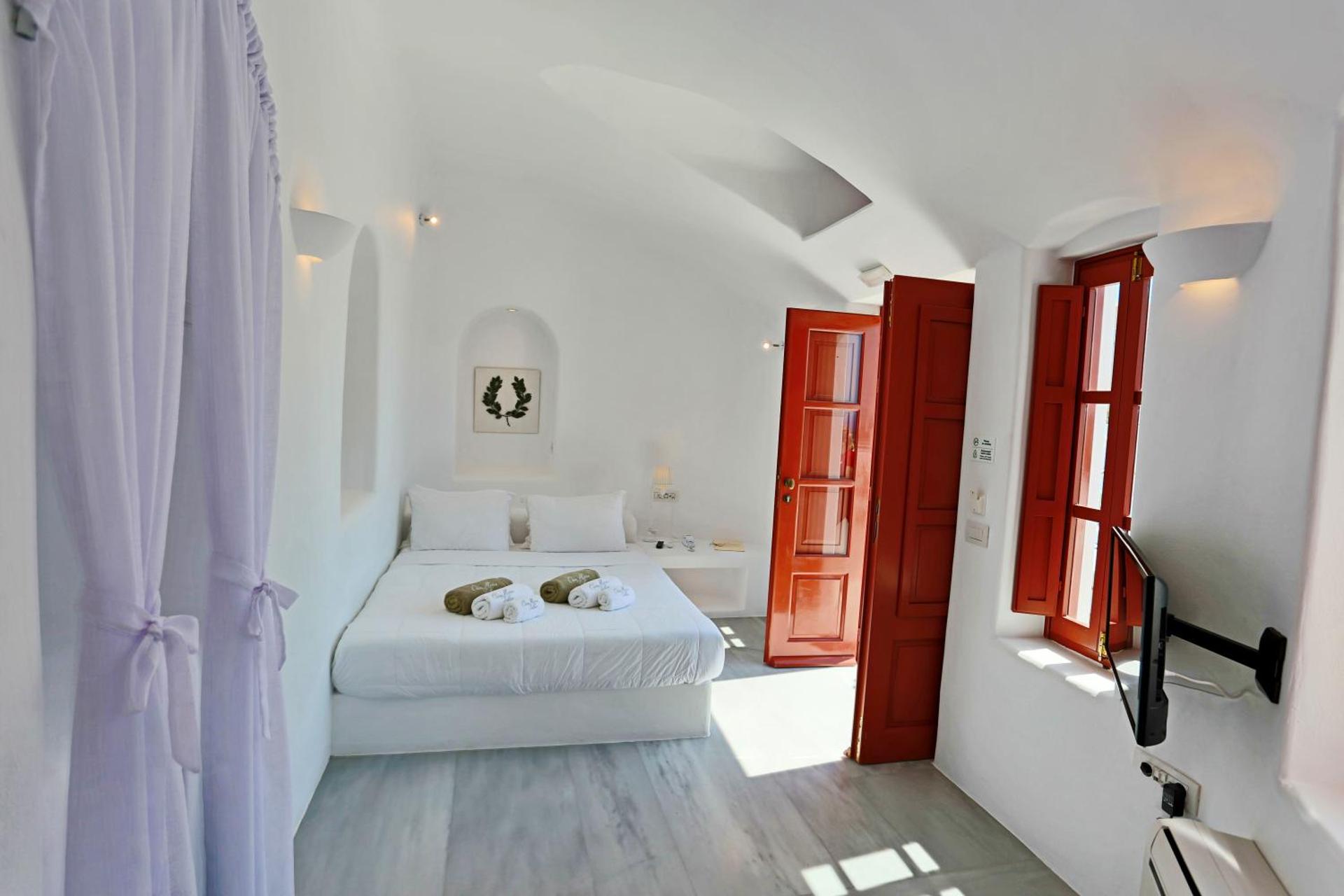 Oia Mare Villas - Photo 53