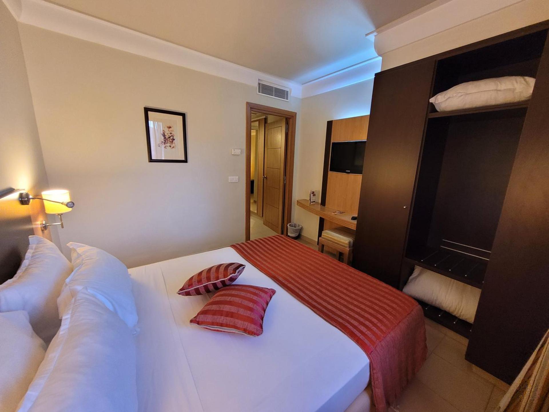 Hotel Tiba - Photo 3