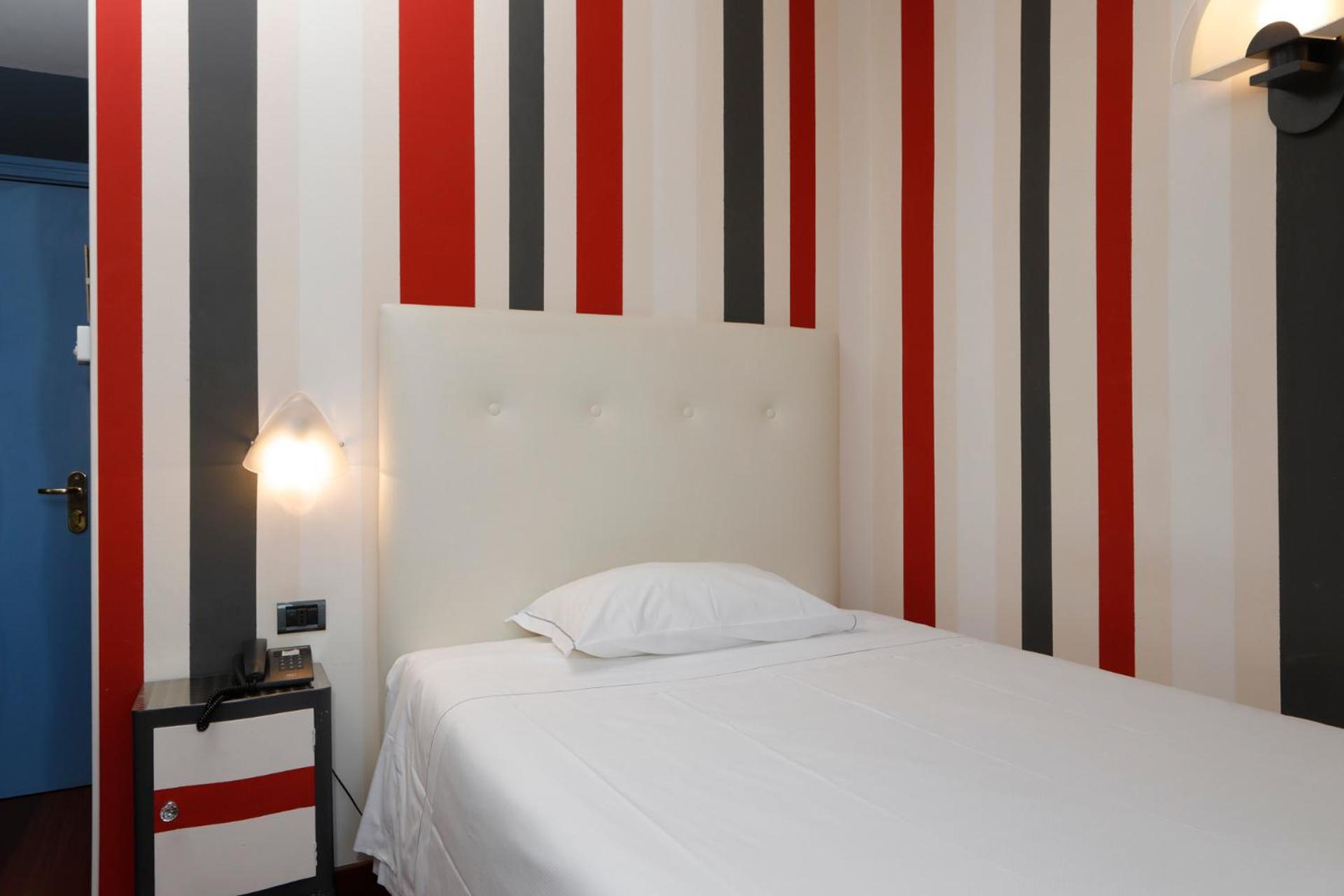 Hotel Lancaster - Photo 34