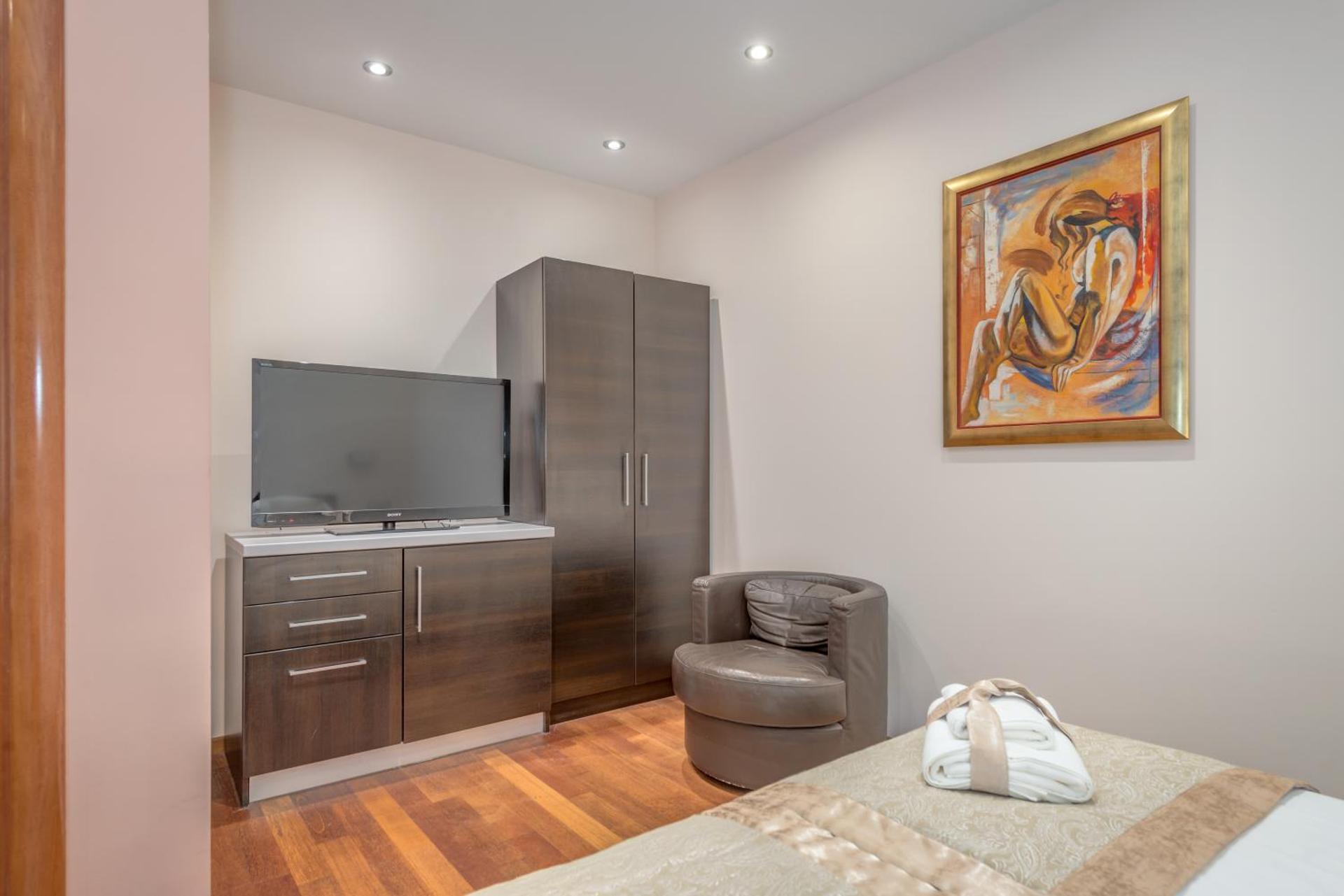 Palace Suites Heritage Hotel - Adults Only - Photo 27