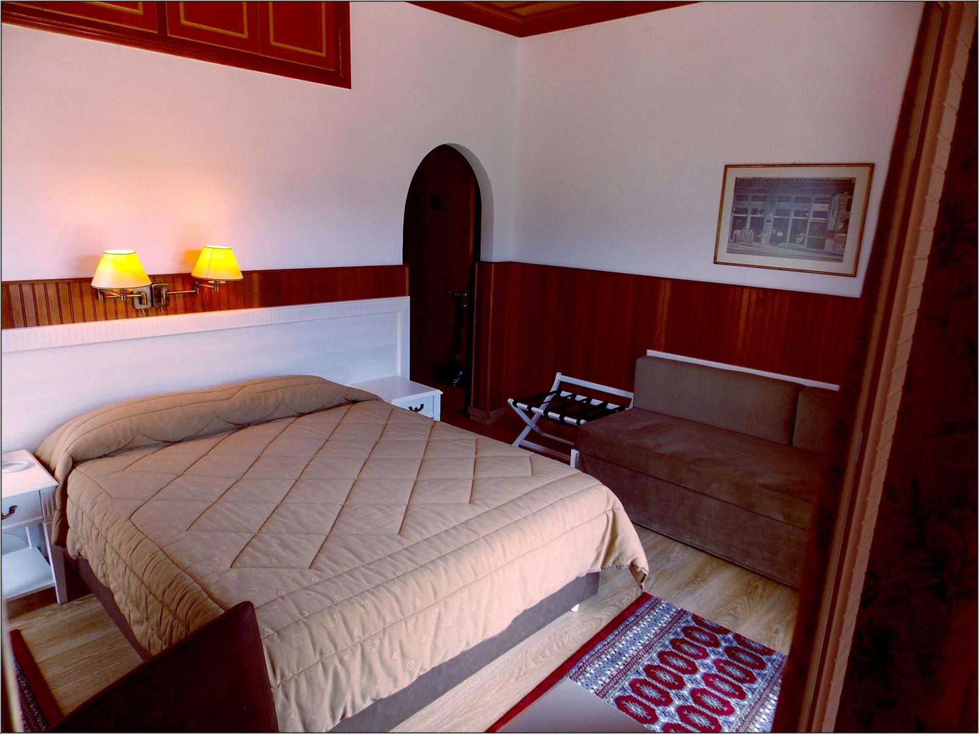 Hotel Olympic - Photo 6