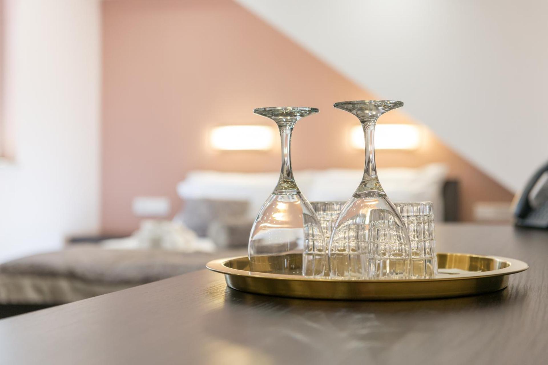 Palace Suites Heritage Hotel - Adults Only - Photo 9