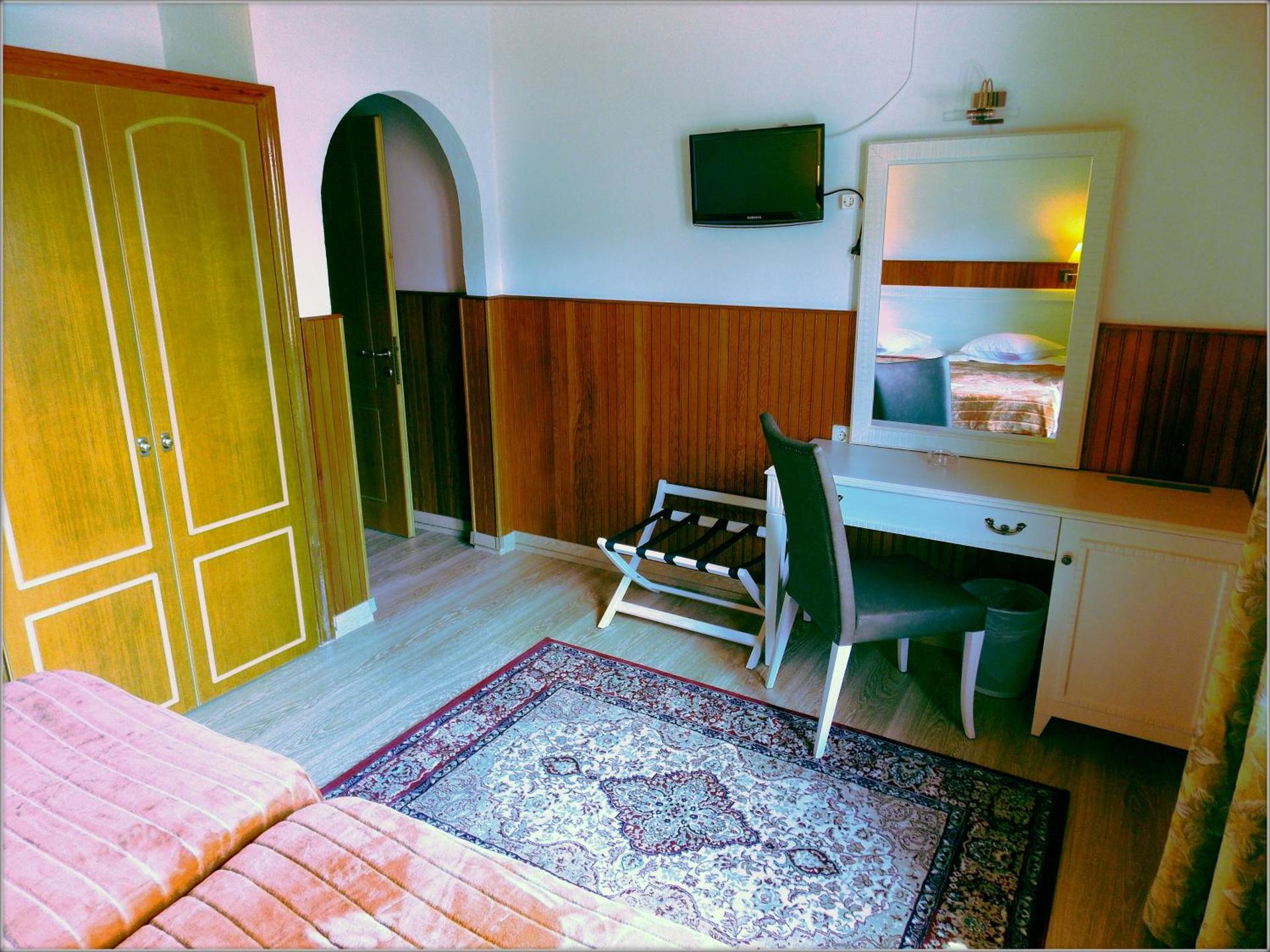 Hotel Olympic - Photo 13