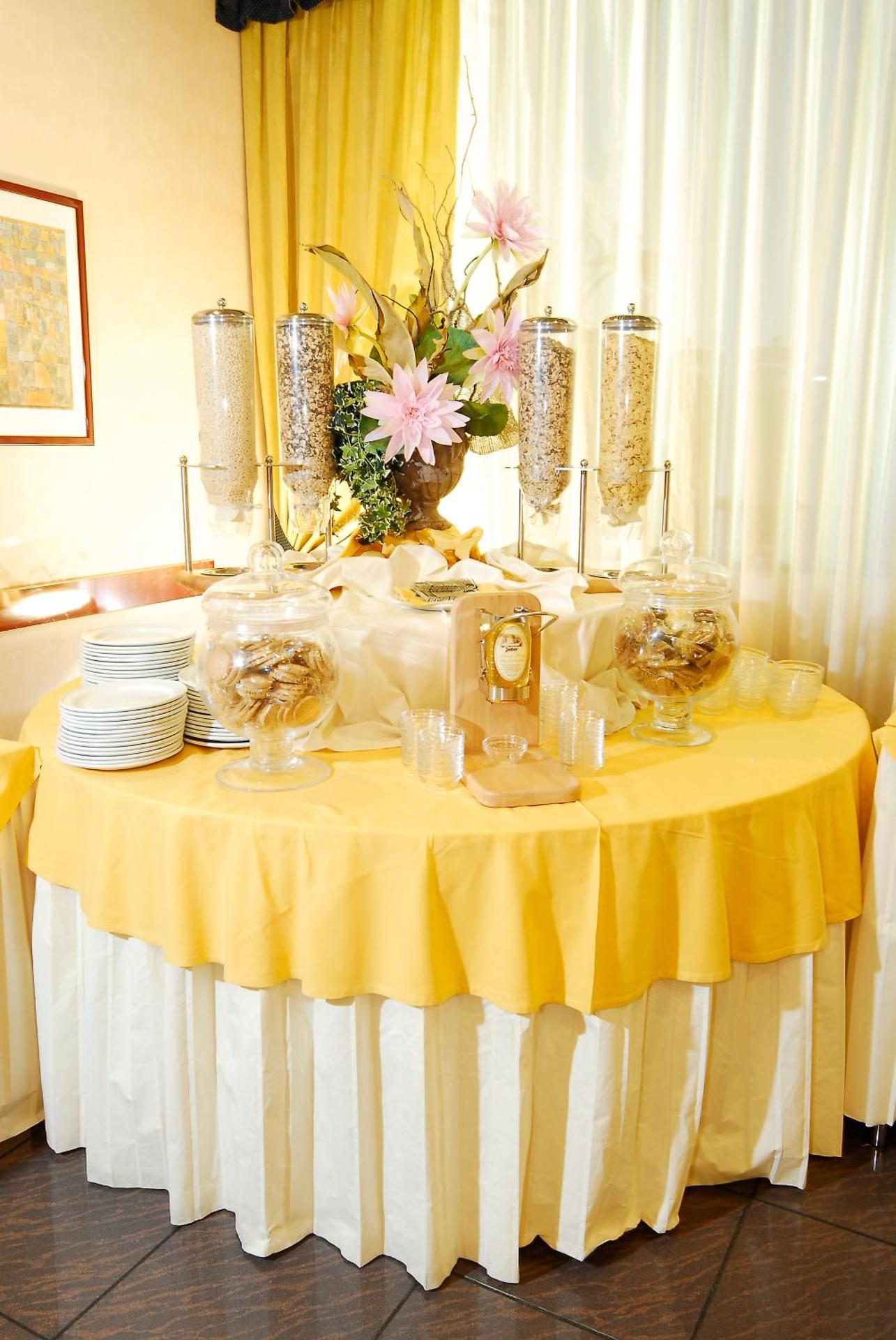 Hotel Maxim - Photo 39