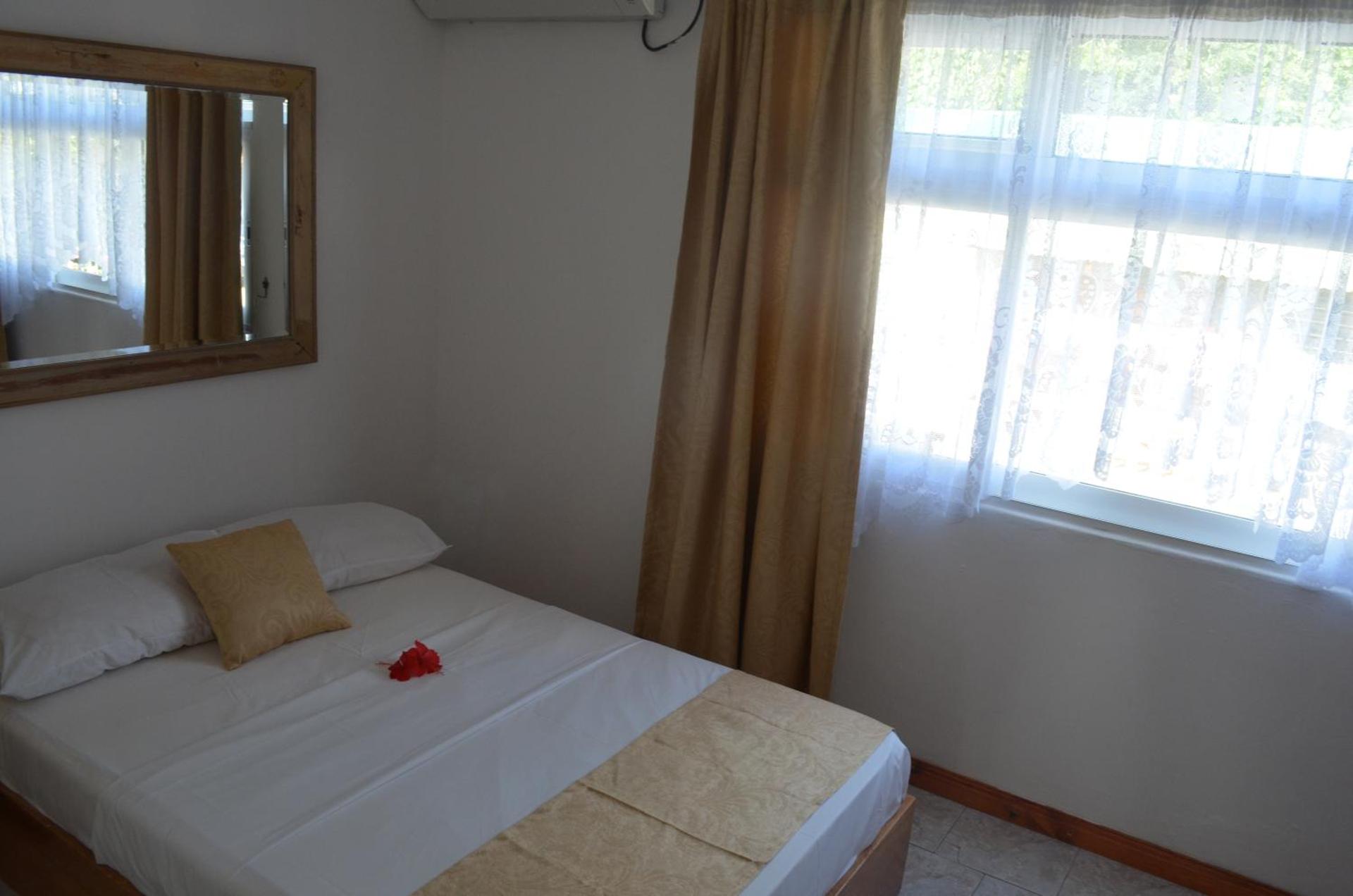 Touchdown Villa - Photo 2