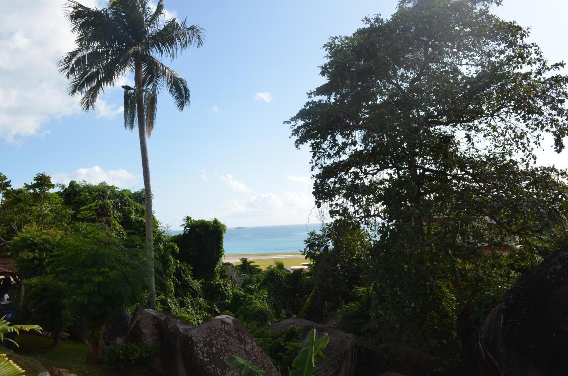 Touchdown Villa - Photo 4