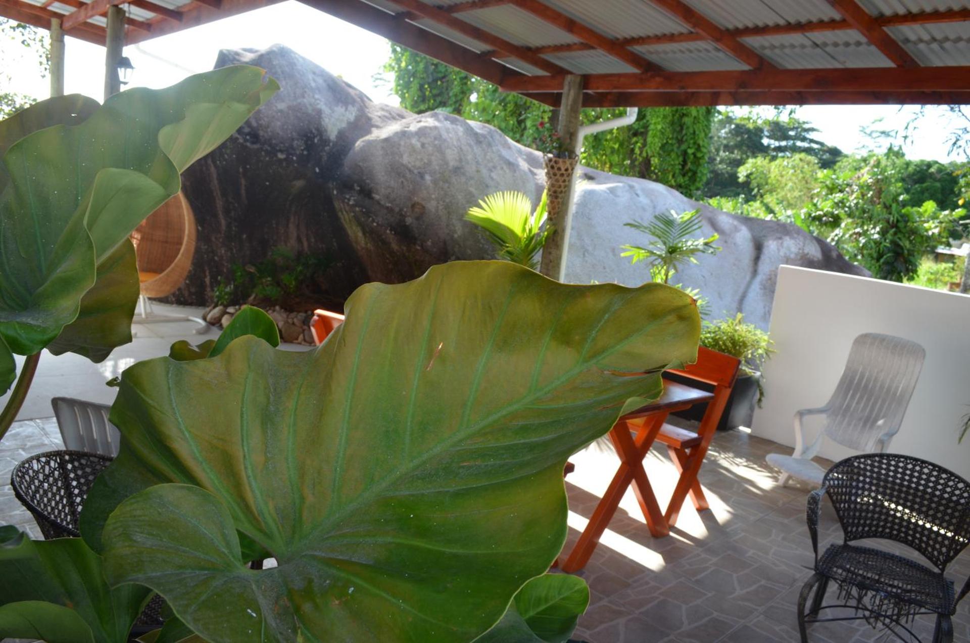 Touchdown Villa - Photo 5