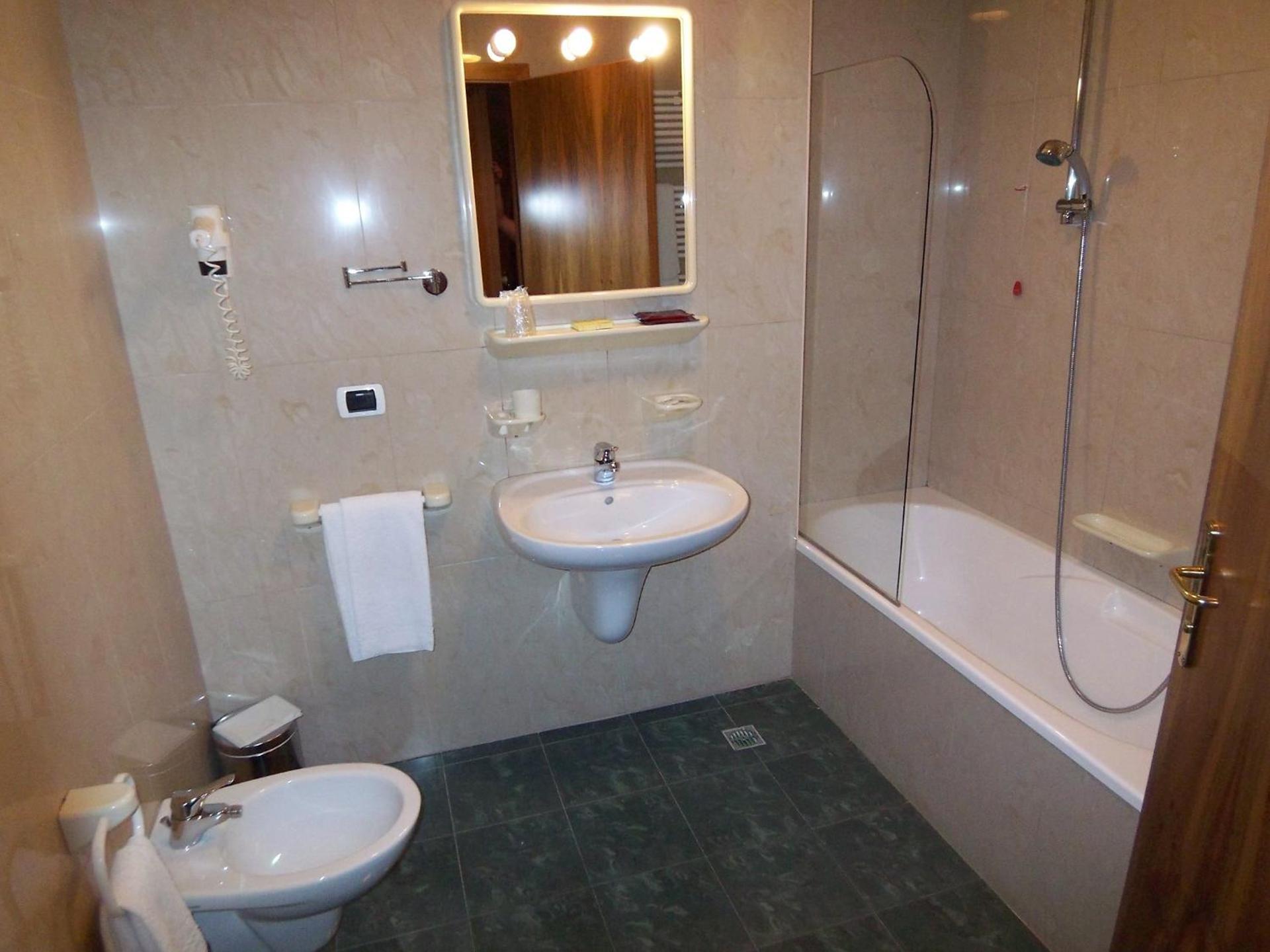 Al Giardino - Photo 40