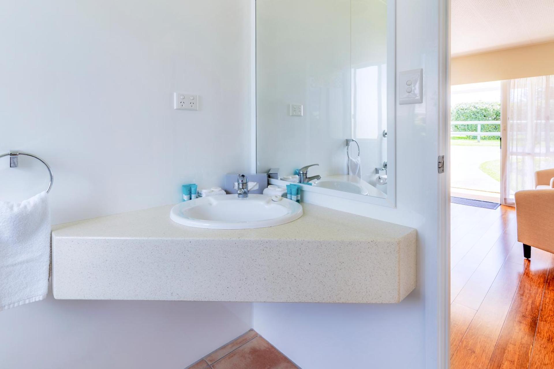 Aloha Apartments - Photo 43