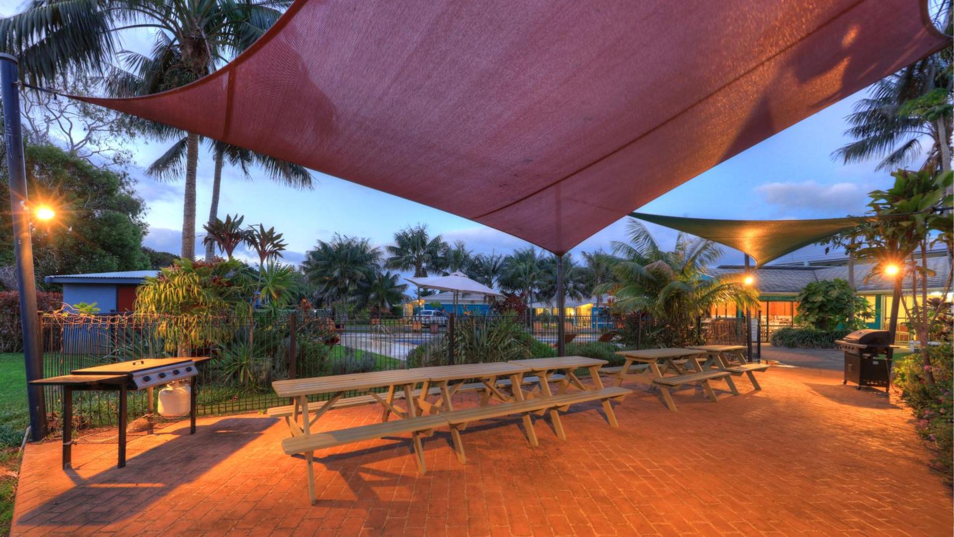 Aloha Apartments - Photo 16