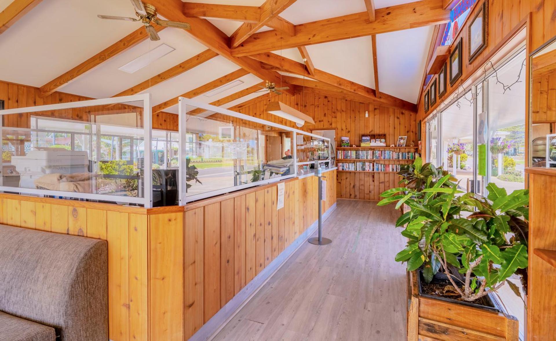 Aloha Apartments - Photo 15