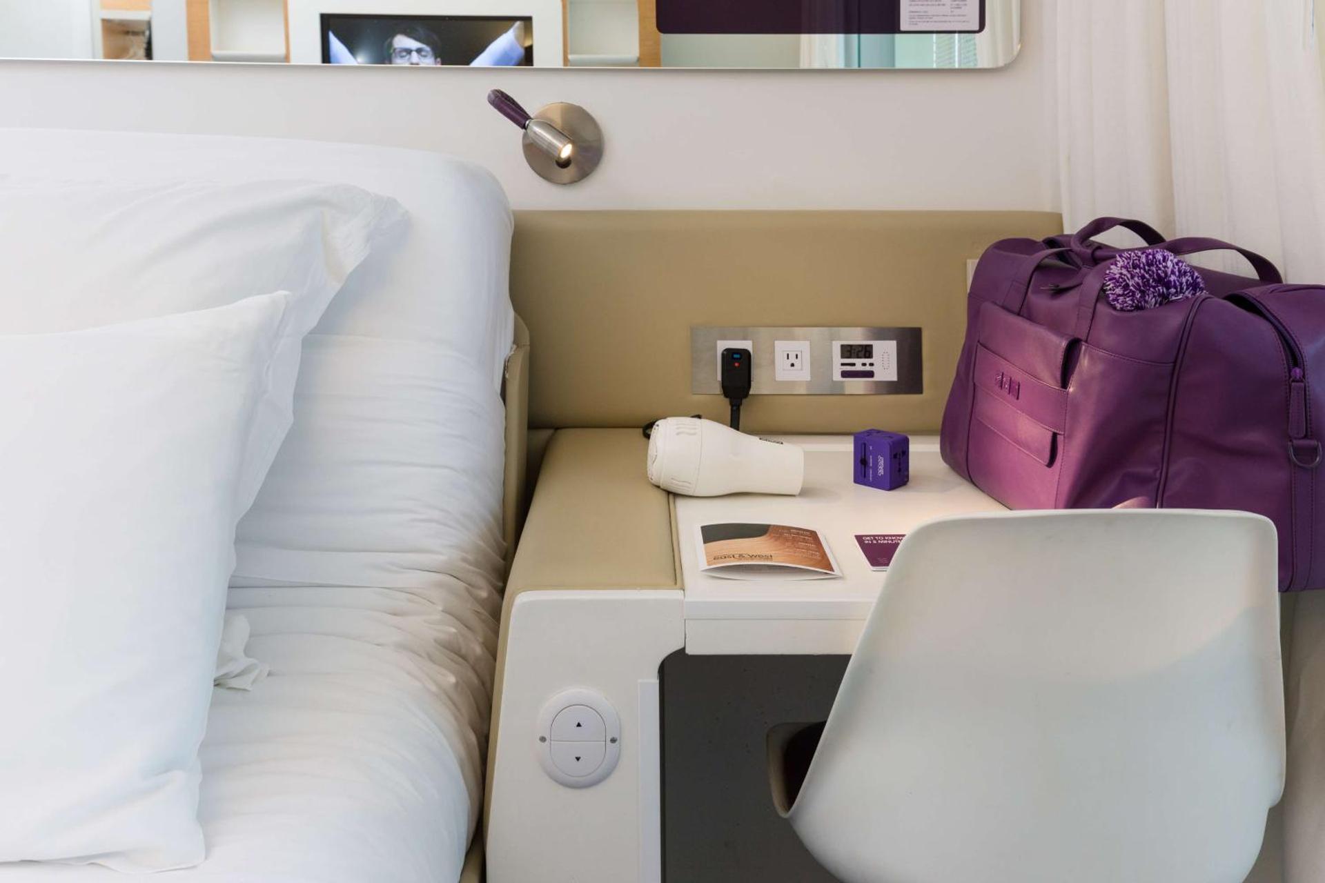 YOTEL New York Times Square - Photo 12