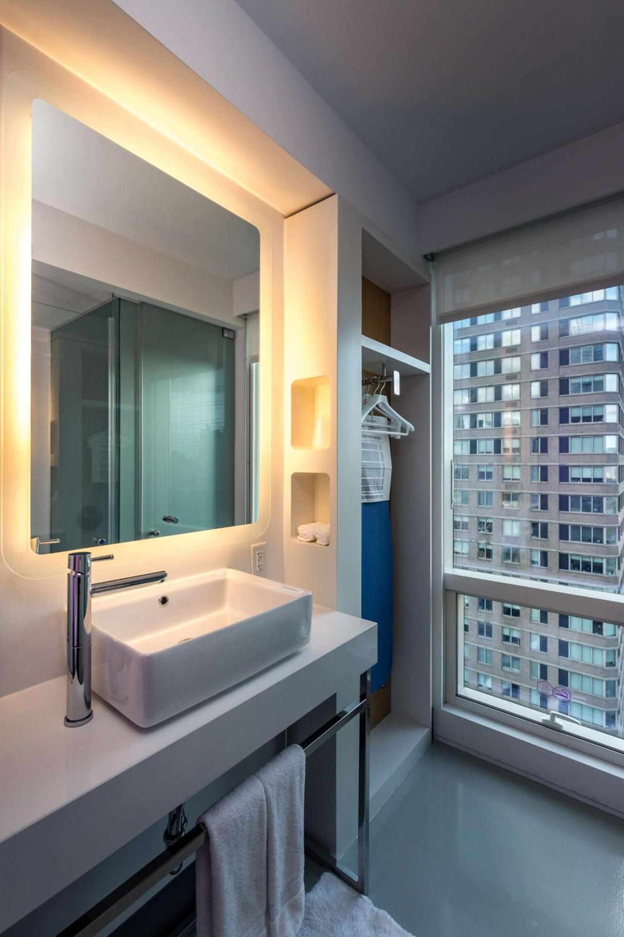 YOTEL New York Times Square - Photo 5